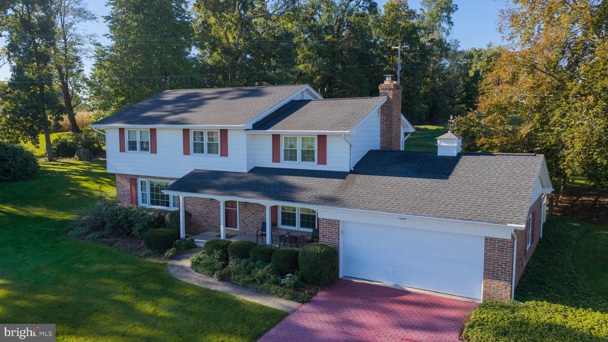 1942 Plains View Dr, Spring Grove, PA 17362