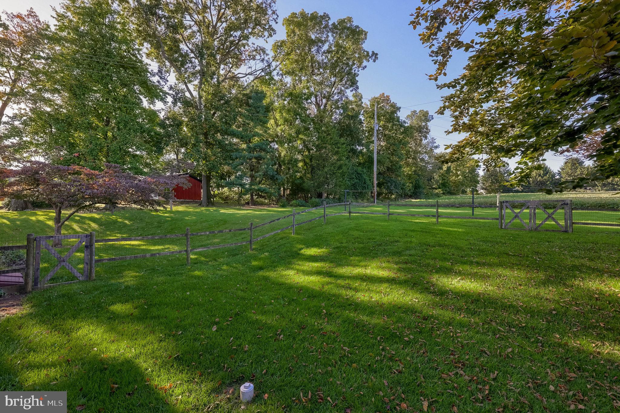 1942 Plains View Dr, Spring Grove, PA 17362 photo