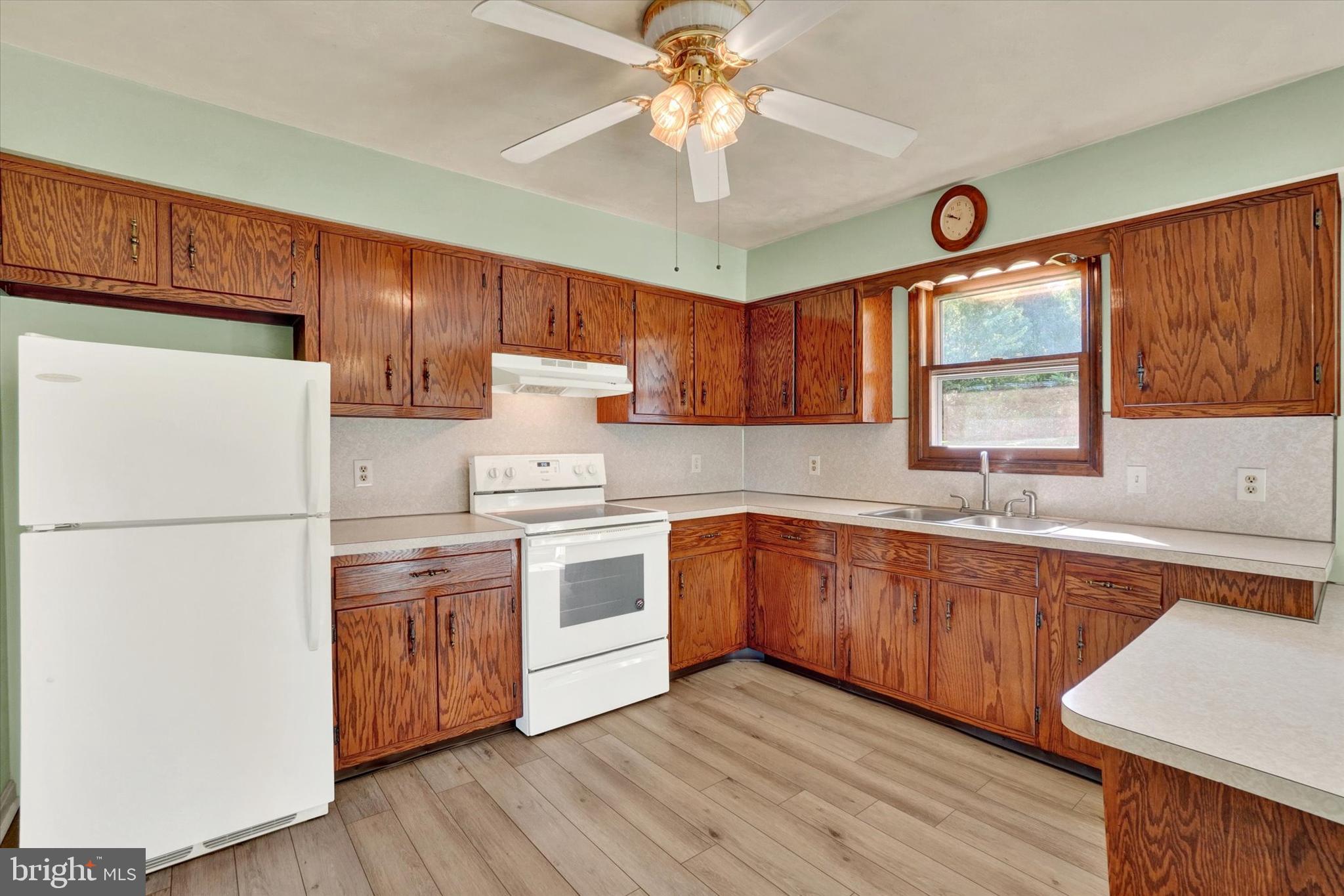 3490 Kingston Rd, York, PA 17402 photo