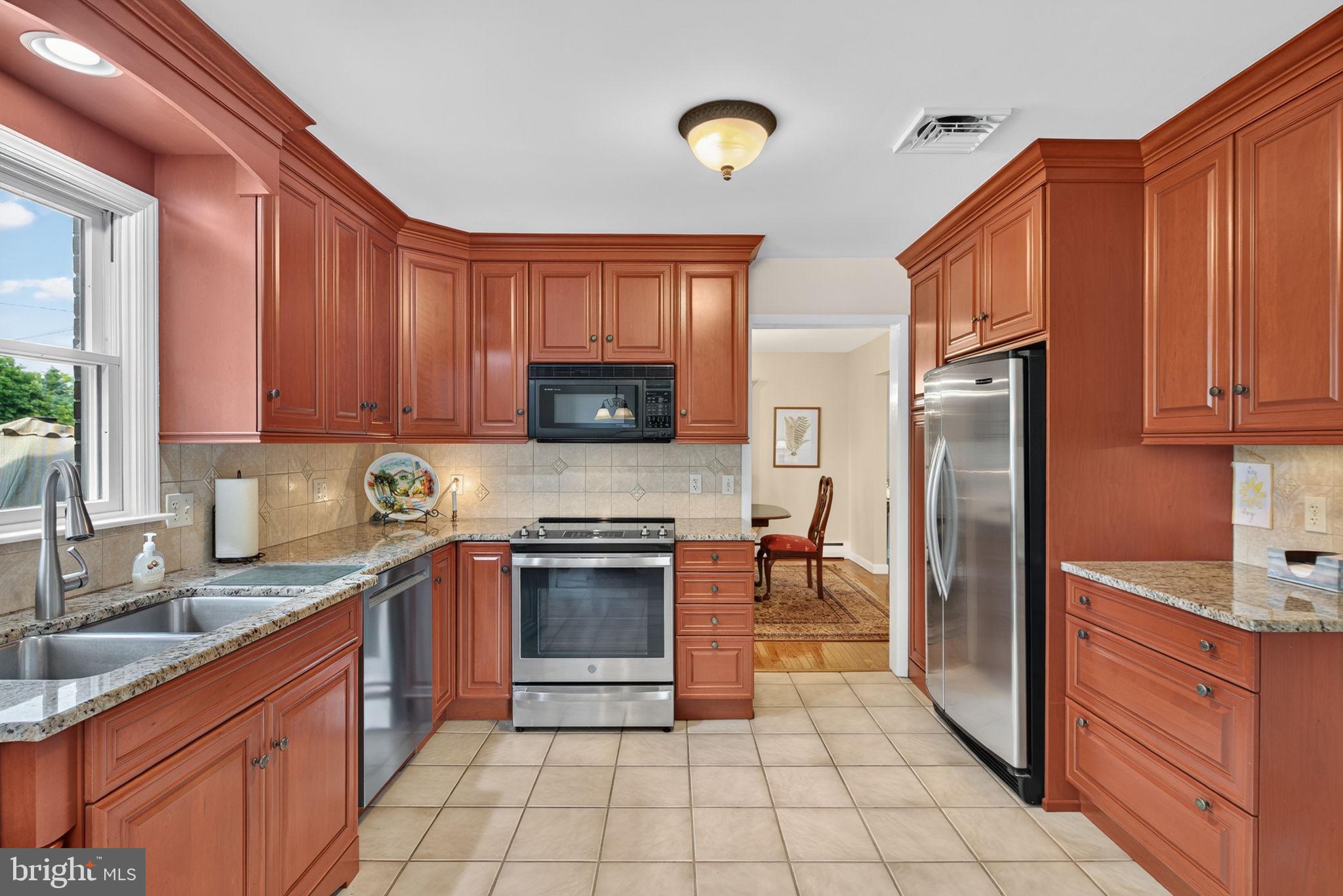 115 Valley Vw, New Cumberland, PA 17070 photo