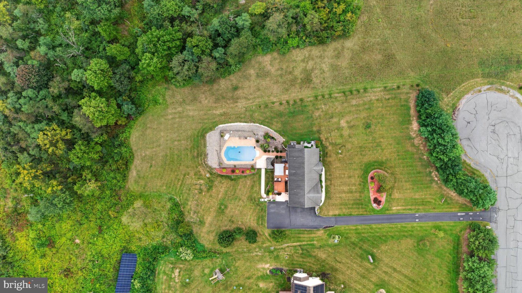 6 Souder Ct, Mechanicsburg, PA 17050 photo