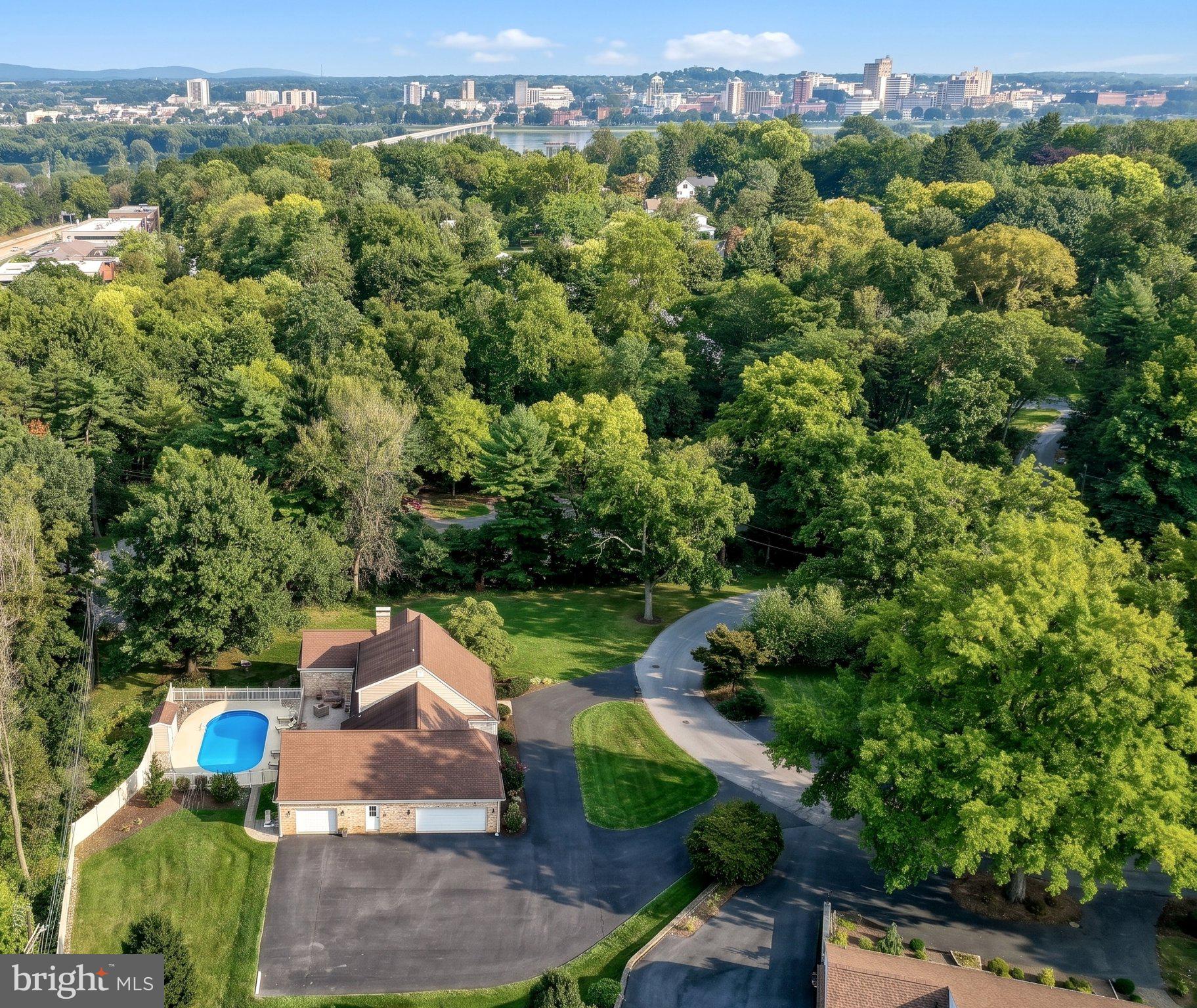 1 W Lawn Cir, Wormleysburg, PA 17043 photo