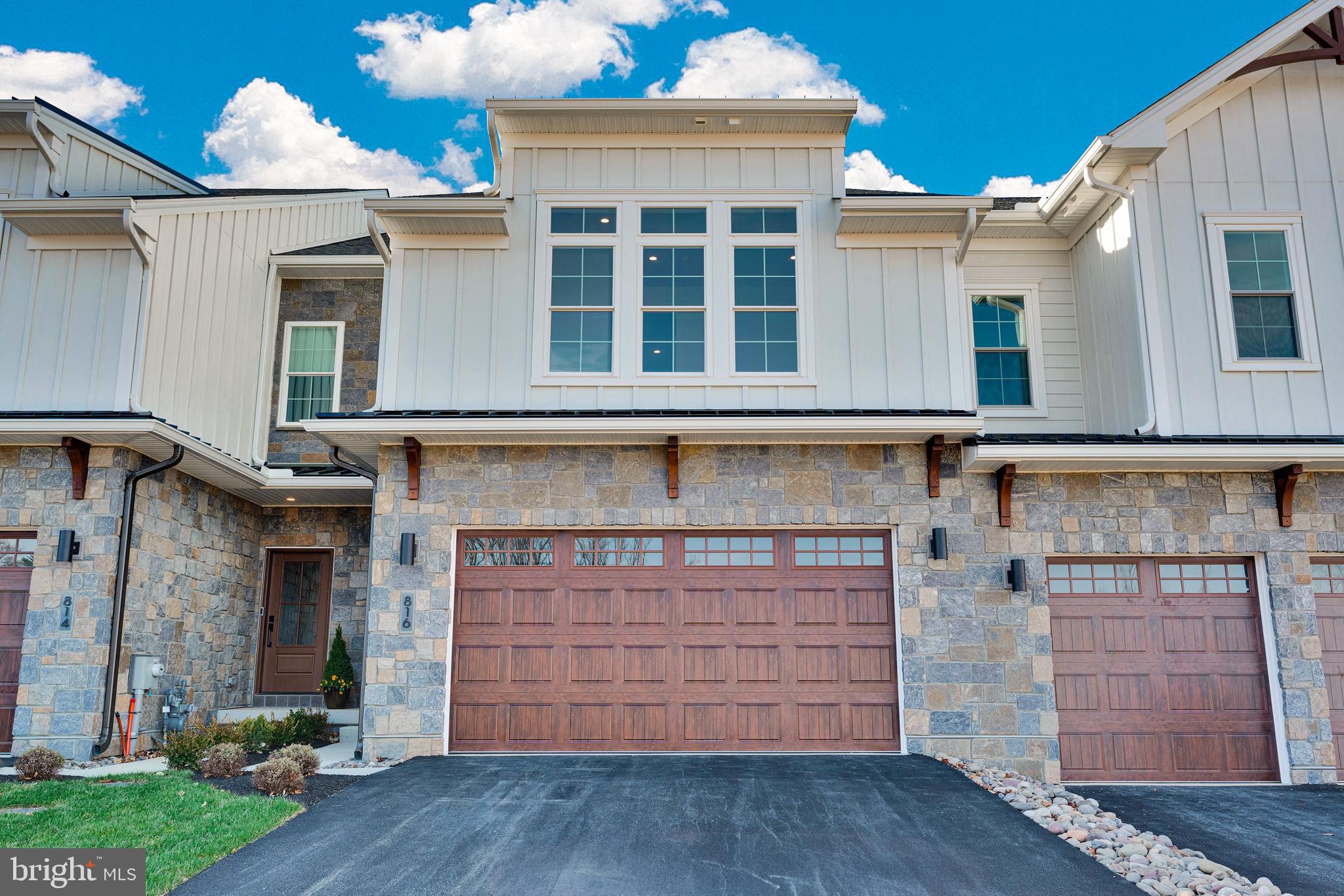 39 Denali Dr, Horsham, PA 19044