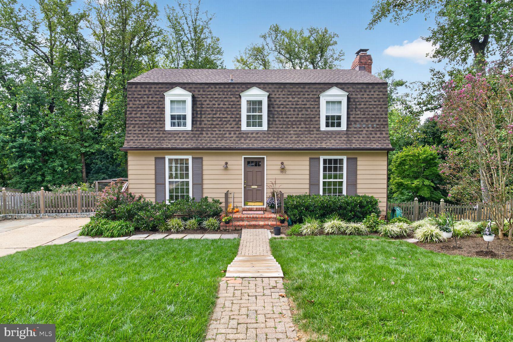 7612 Winterberry Pl, Bethesda, MD 20817 photo