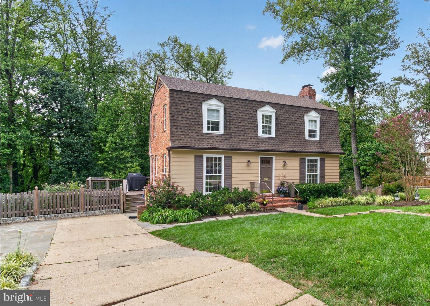 7612 Winterberry Pl, Bethesda, MD 20817 photo