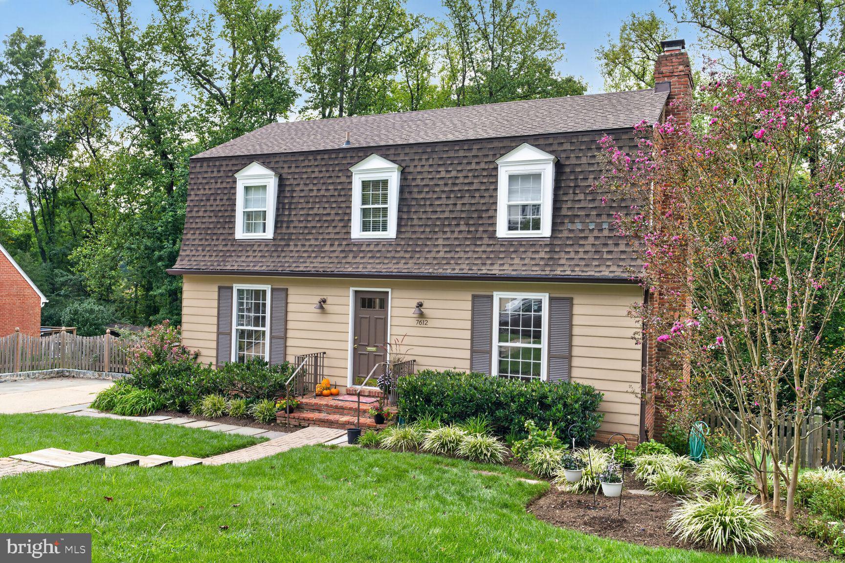 7612 Winterberry Pl, Bethesda, MD 20817