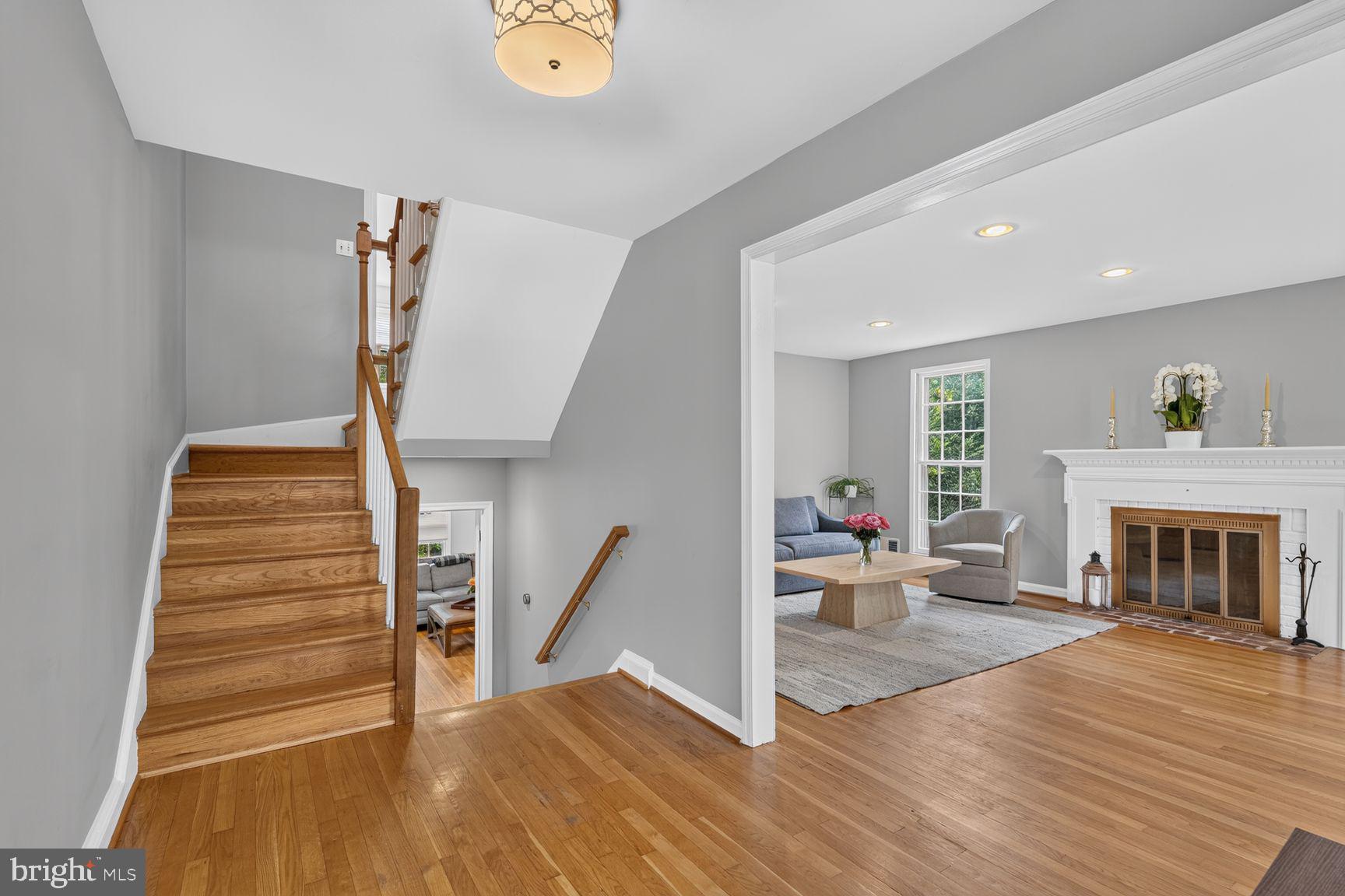 7612 Winterberry Pl, Bethesda, MD 20817 photo