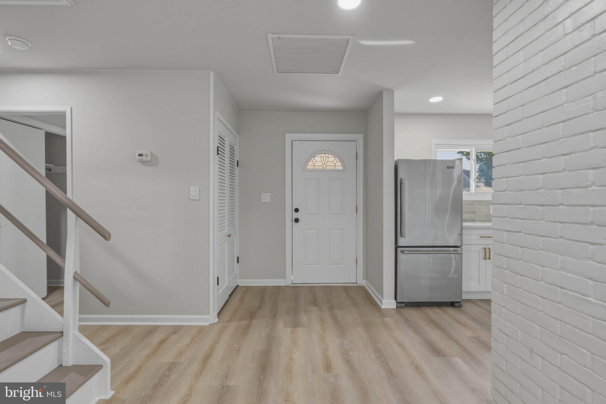 45 Rust Hill Rd, Levittown, PA 19056 photo