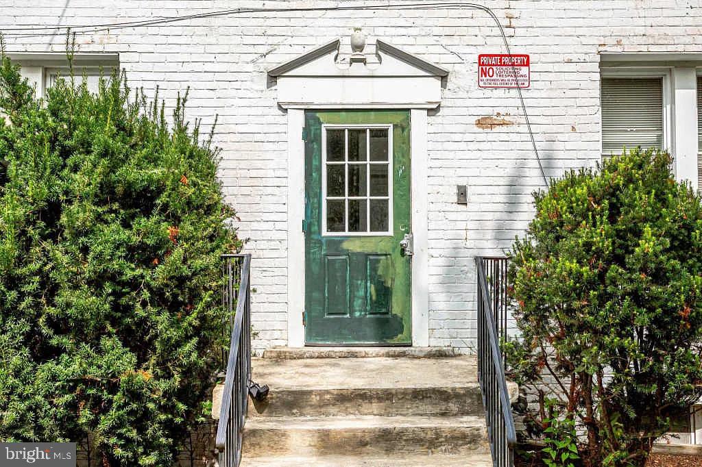 4208 Foote St, Washington, DC 20019