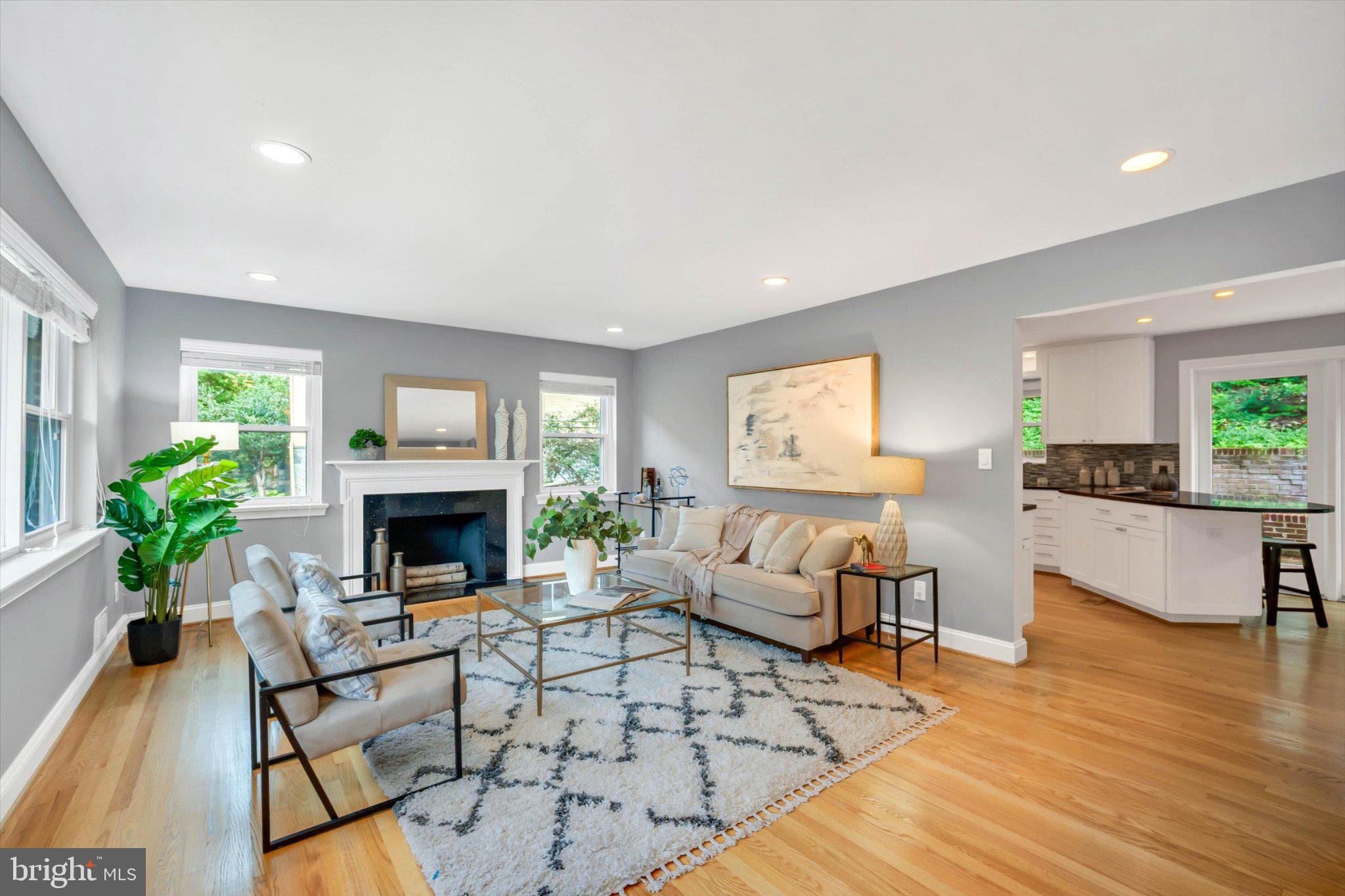 5054 37th St, Arlington, VA 22207 photo