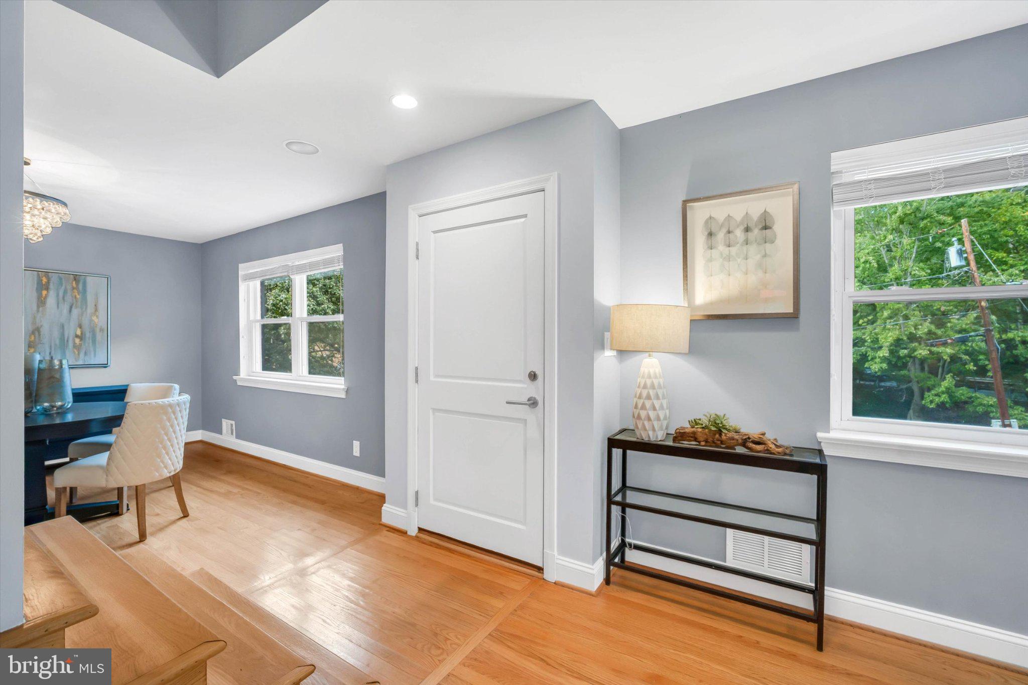 5054 37th St, Arlington, VA 22207 photo