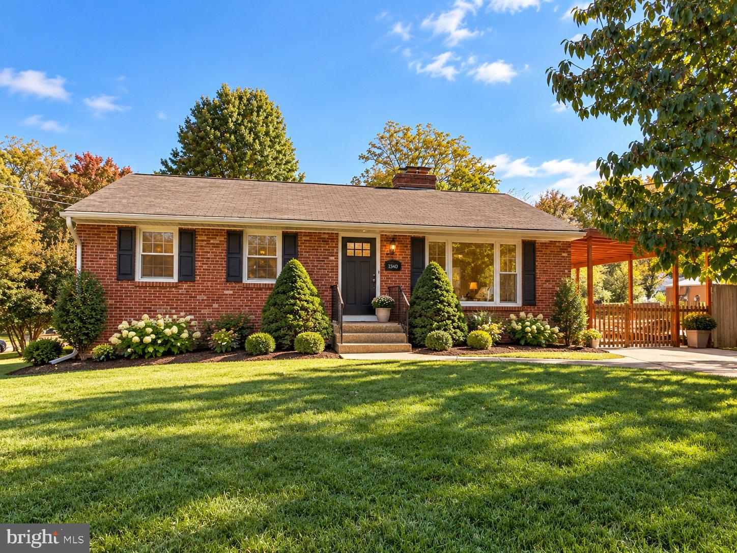 7540 Axton St, Springfield, VA 22151