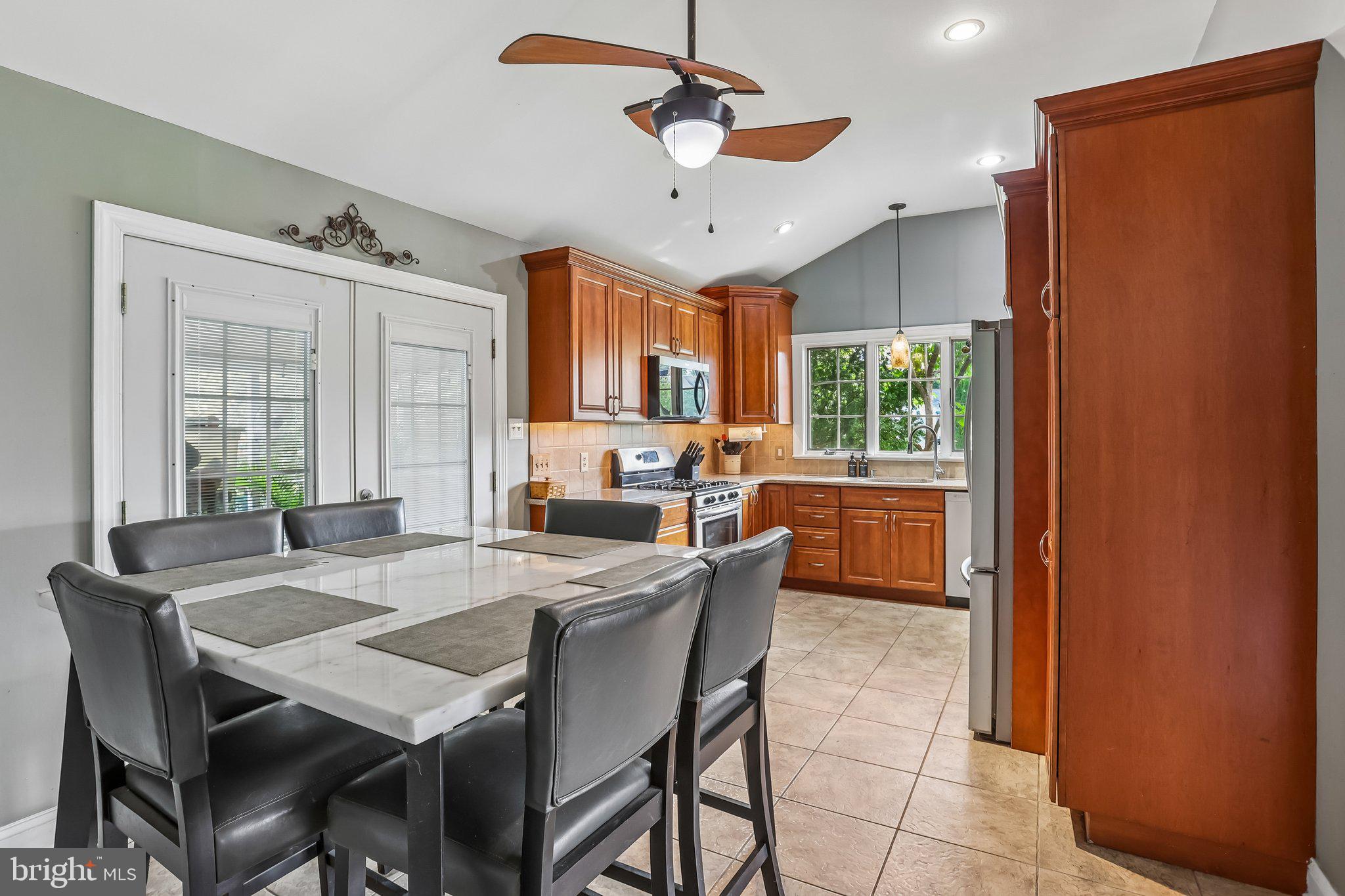 3 Meadow Ln, West Deptford, NJ 08096 photo