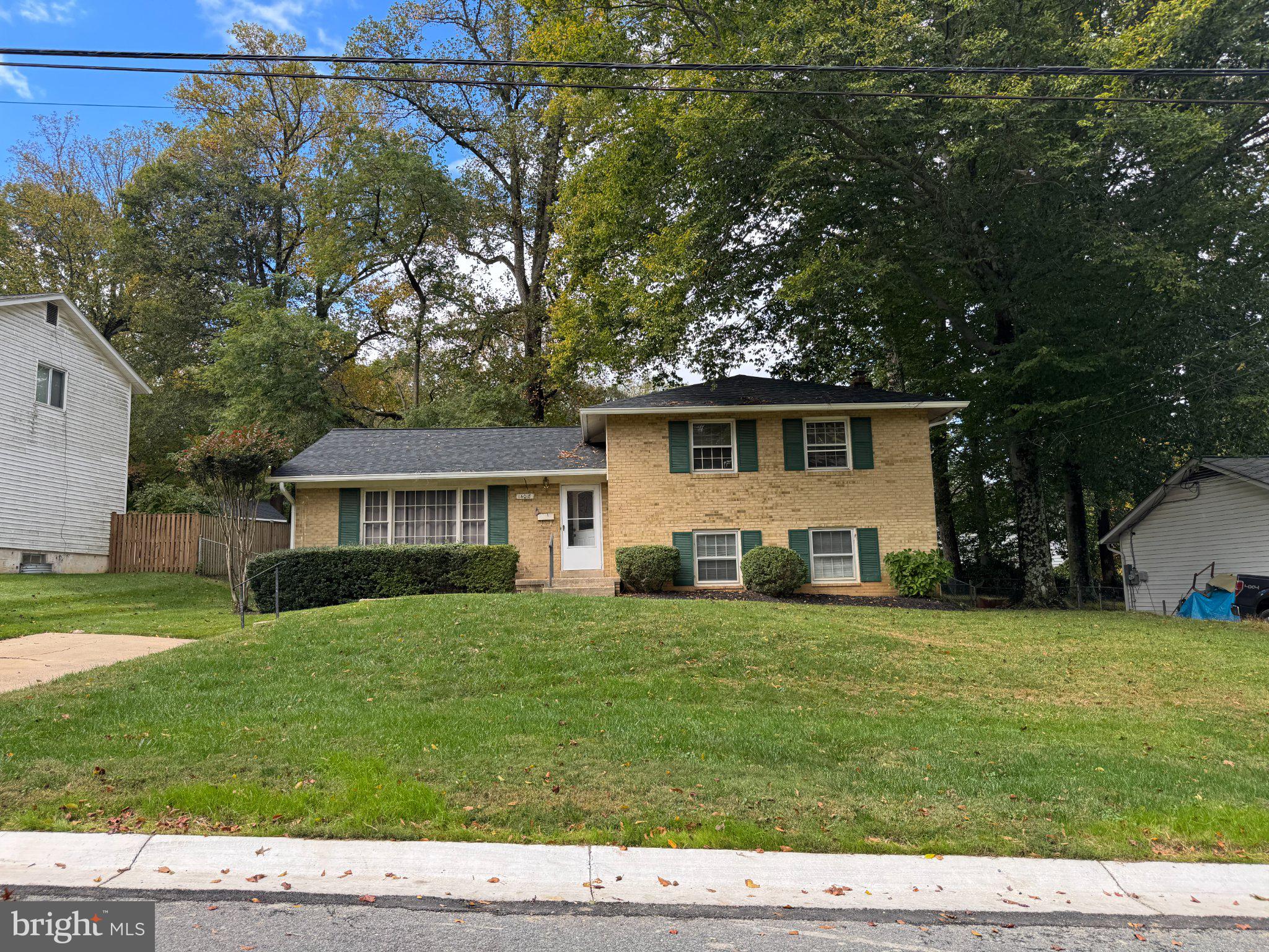 14018 Drake Dr, Rockville, MD 20853
