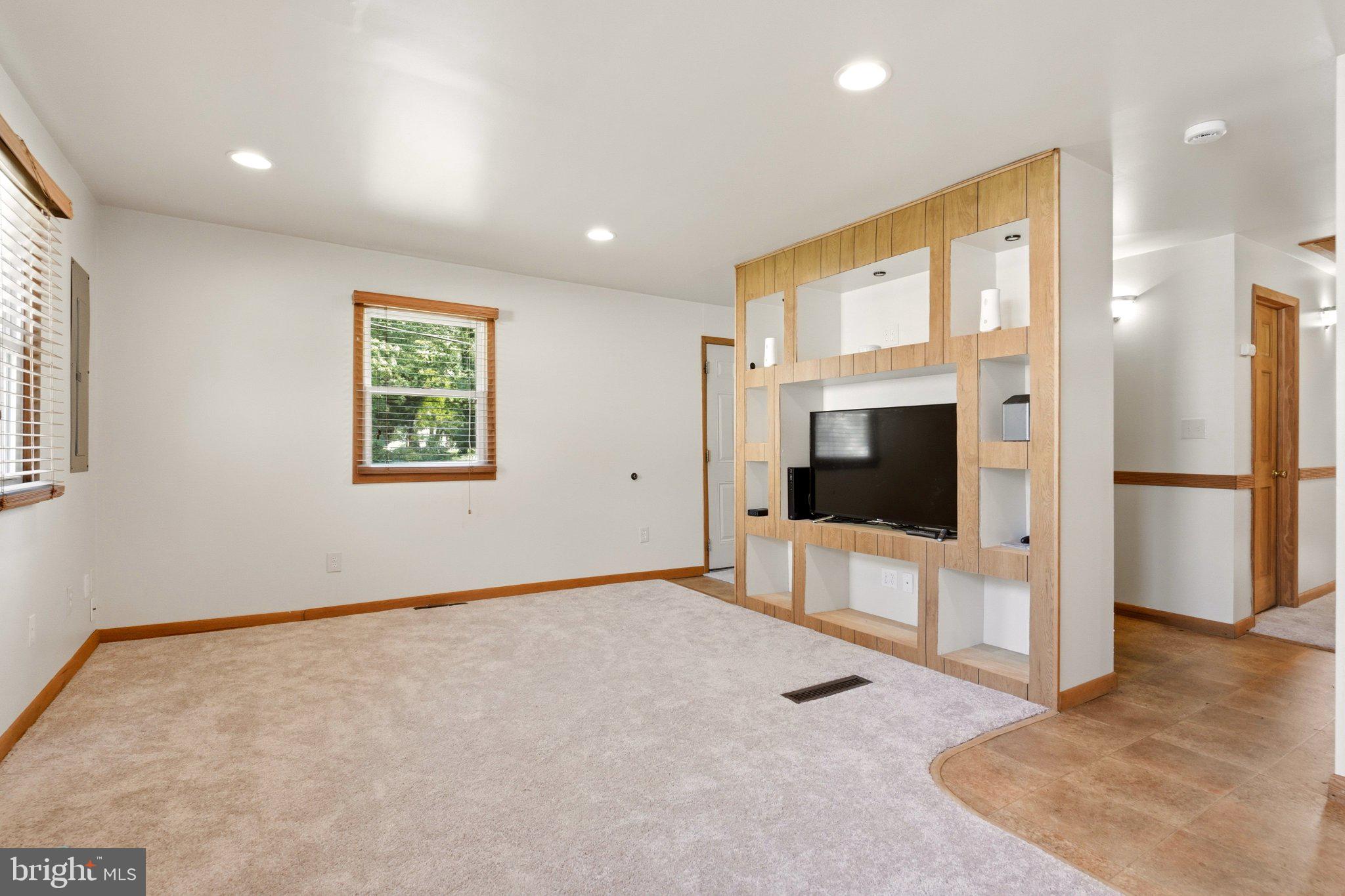 593 Tanger Ave, Franklinville, NJ 08322 photo