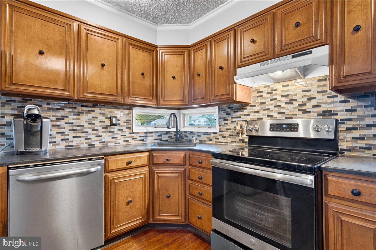 23 Disk Ln, Levittown, PA 19055 photo