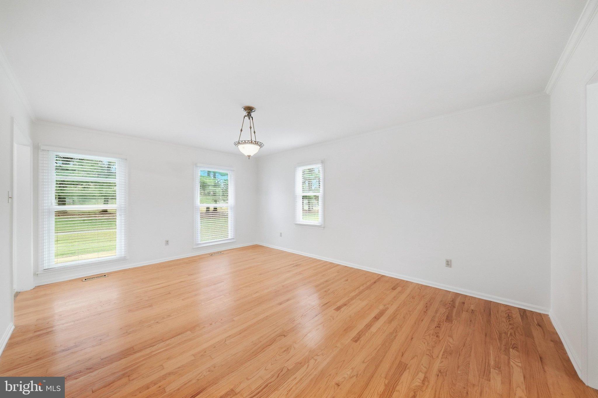 1052 Ridge Rd, Mount Airy, MD 21771 photo
