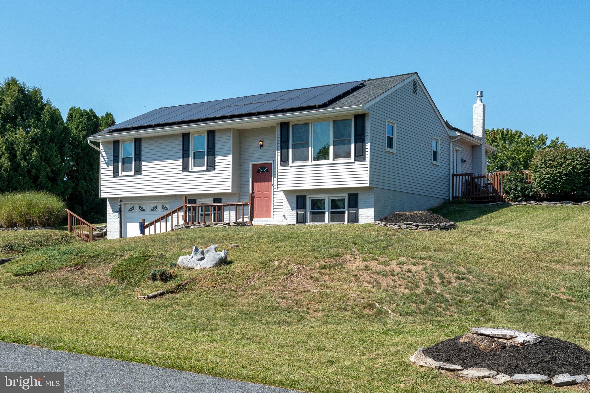 237 Buttonwood Dr, Elizabethtown, PA 17022 photo