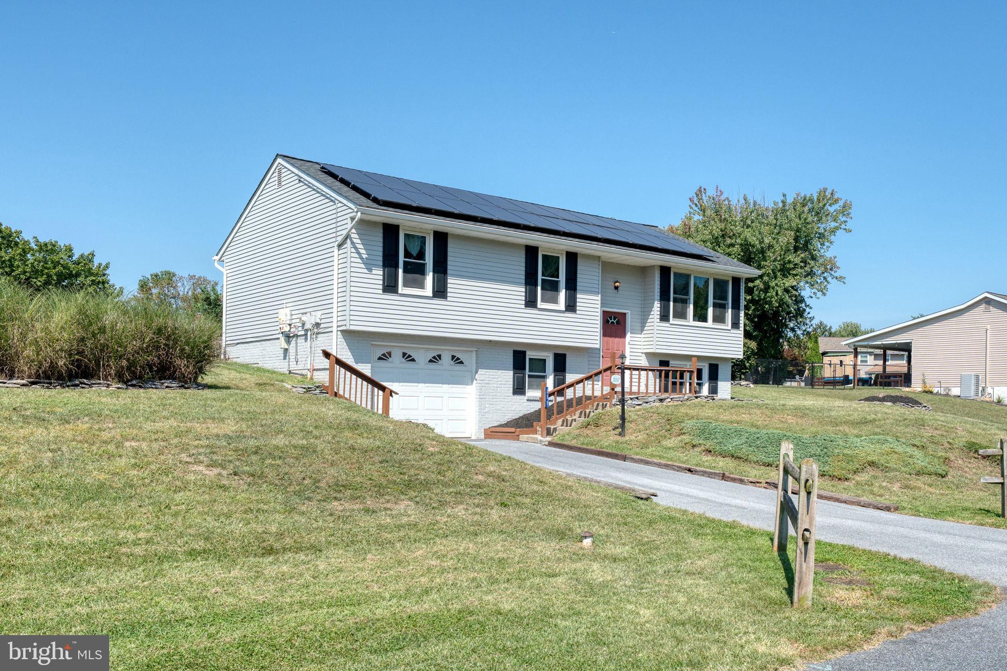 237 Buttonwood Dr, Elizabethtown, PA 17022 photo