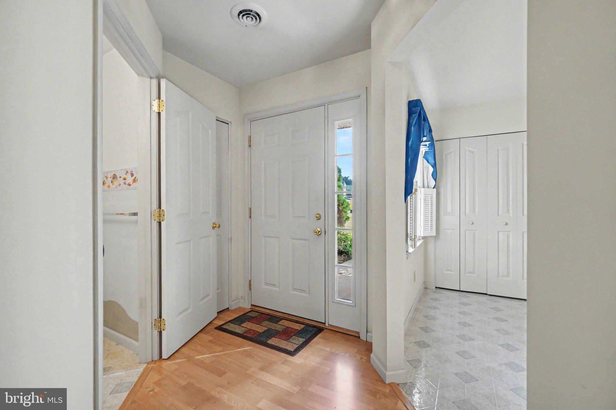 892 Woodridge Dr, Middletown, PA 17057 photo