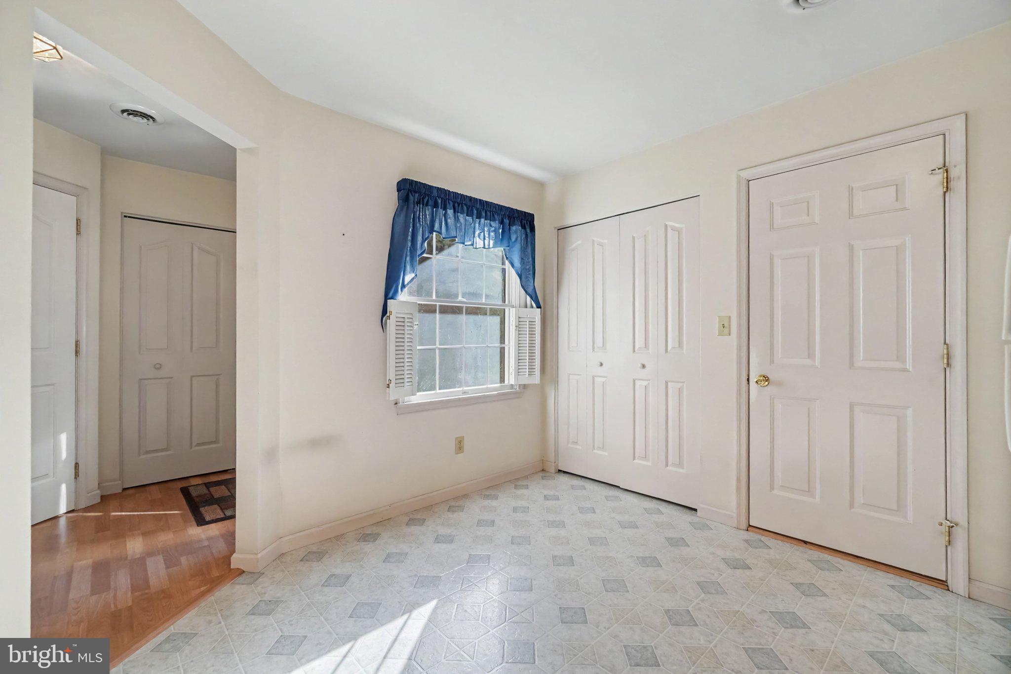 892 Woodridge Dr, Middletown, PA 17057 photo