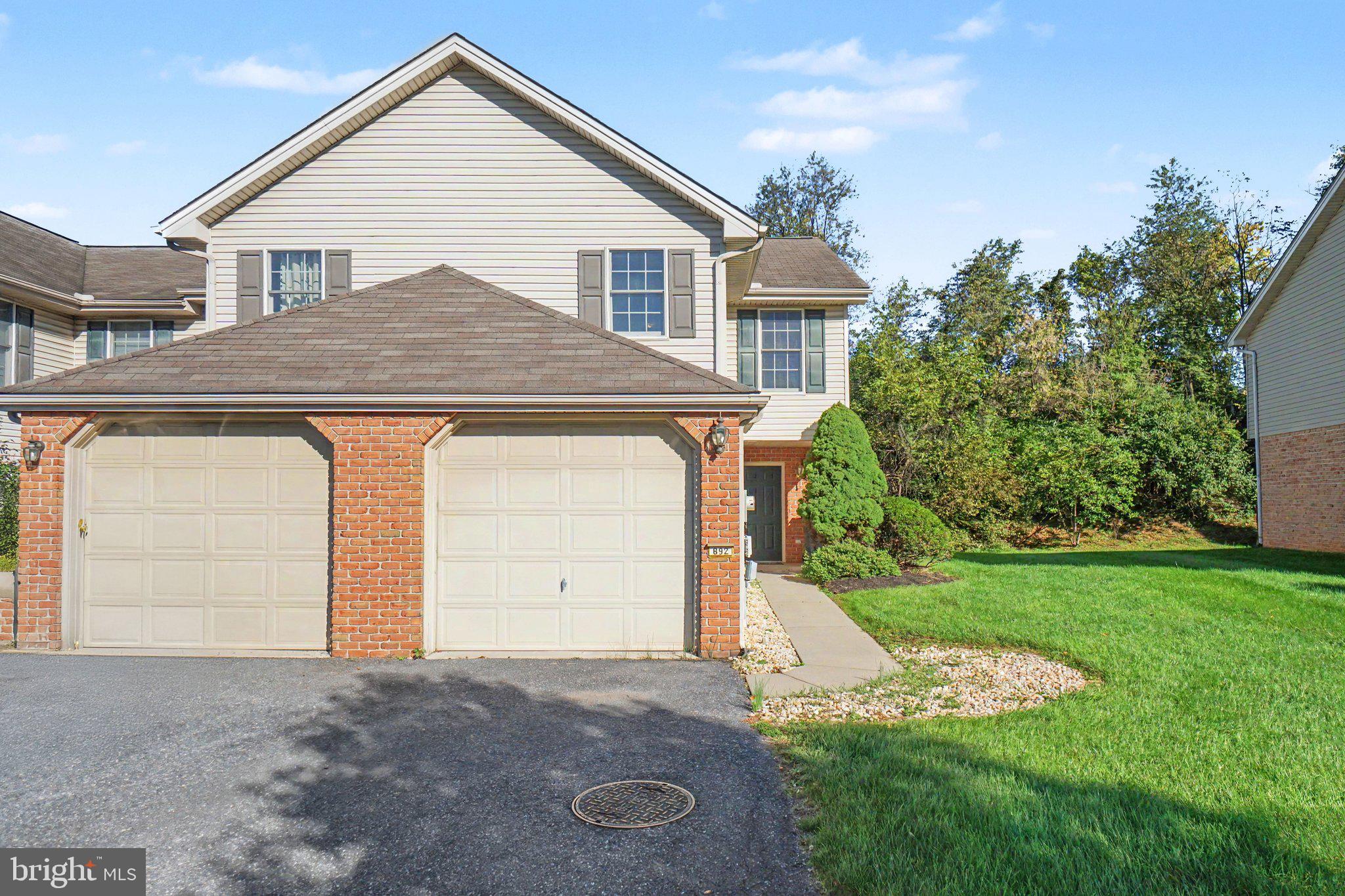 892 Woodridge Dr, Middletown, PA 17057 photo