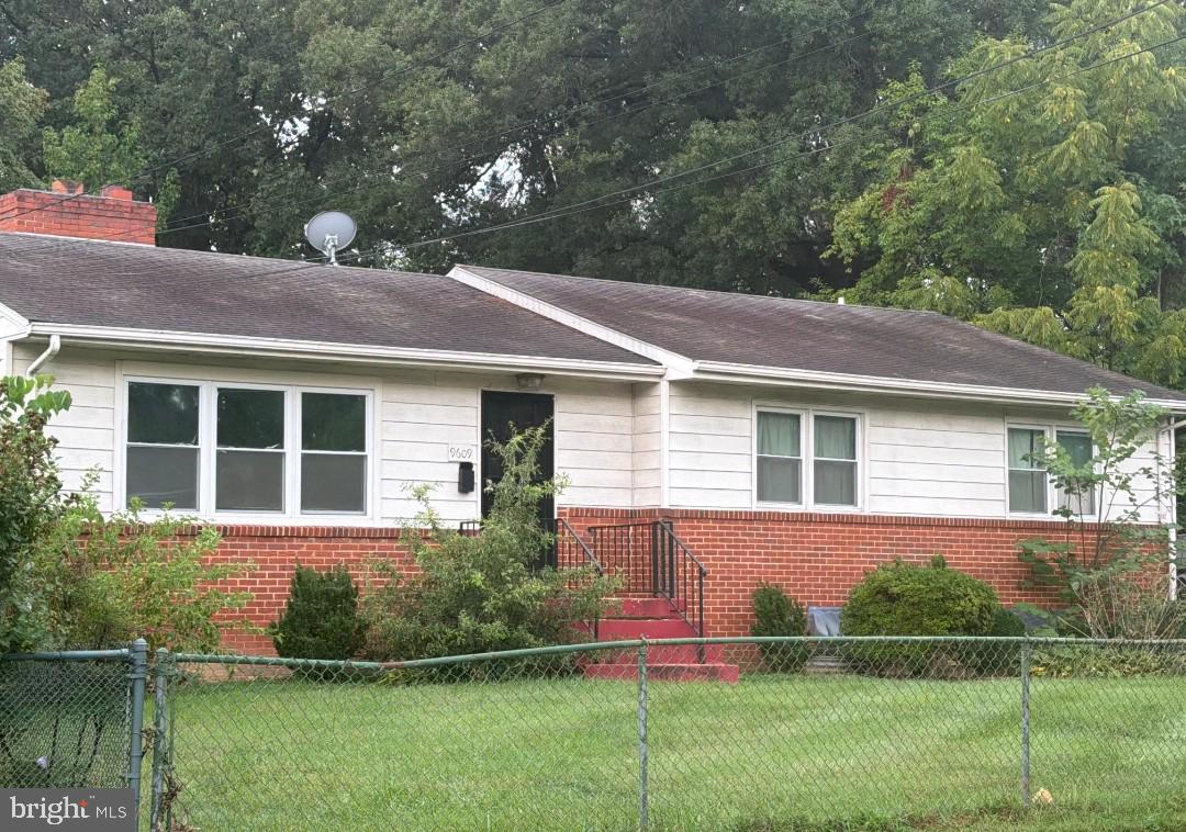 9609 Woodberry St, Lanham, MD 20706