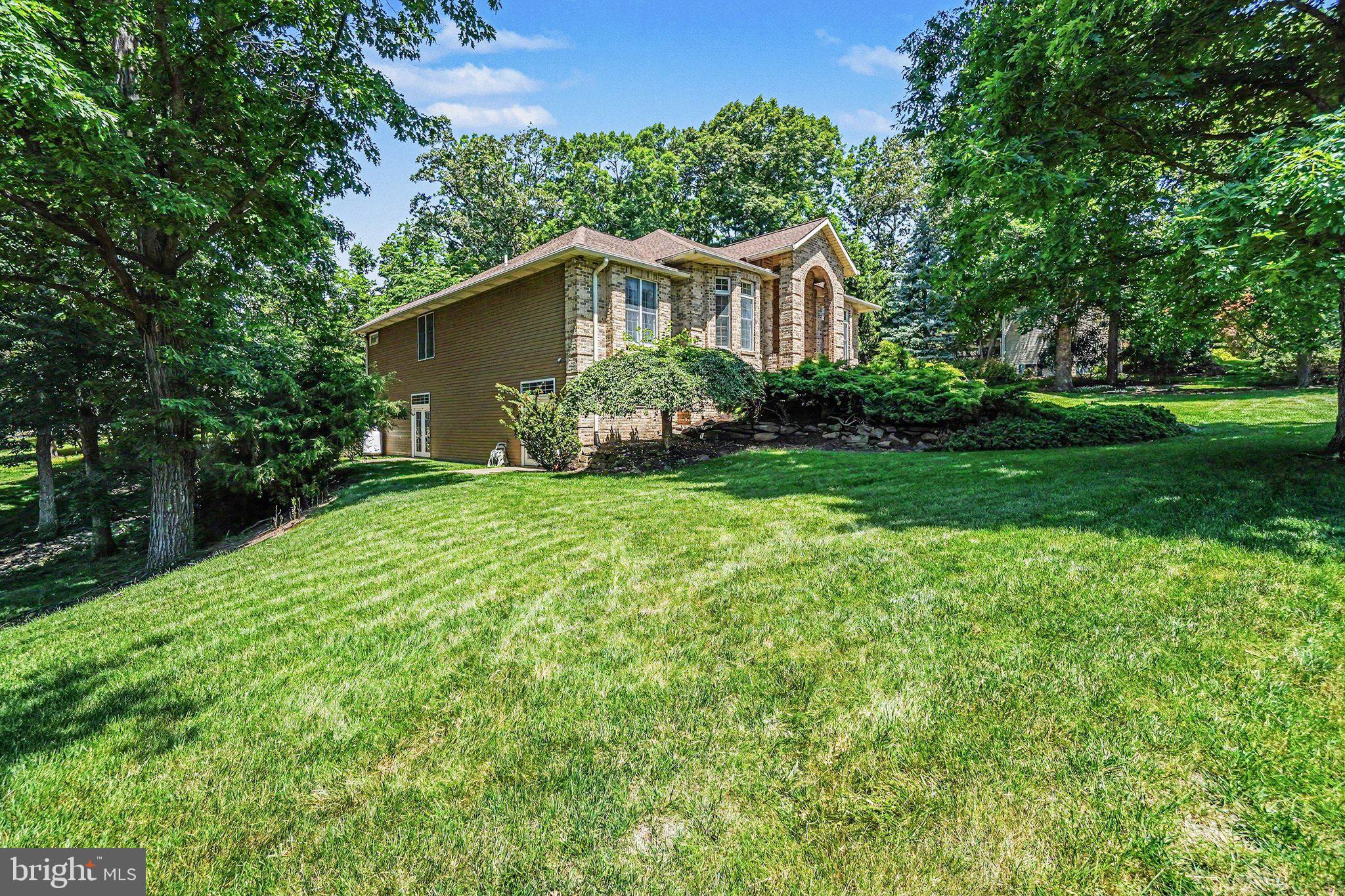 1905 Christopher Pl, Harrisburg, PA 17110 photo
