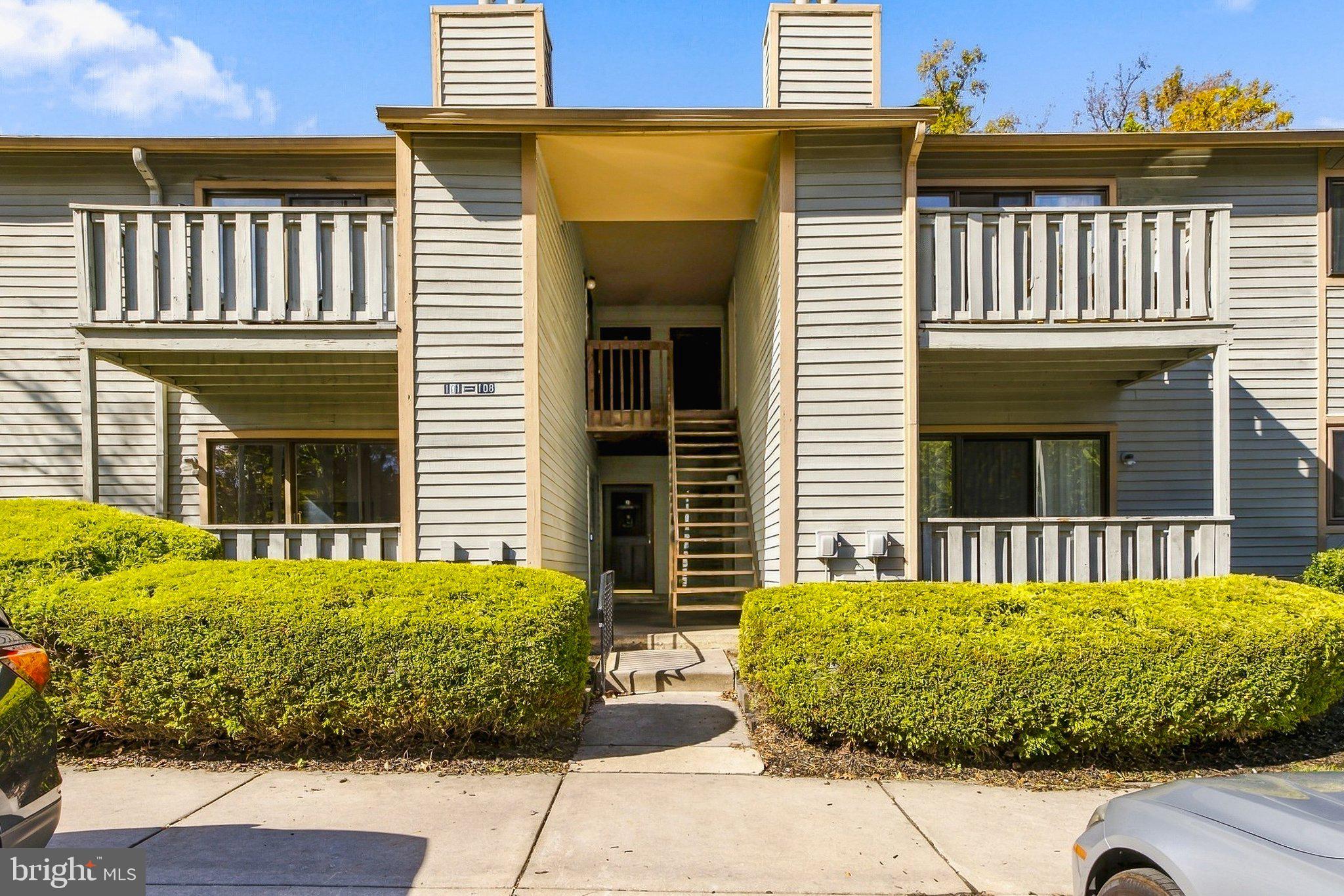 105 Woodhollow Dr, Marlton, NJ 08053
