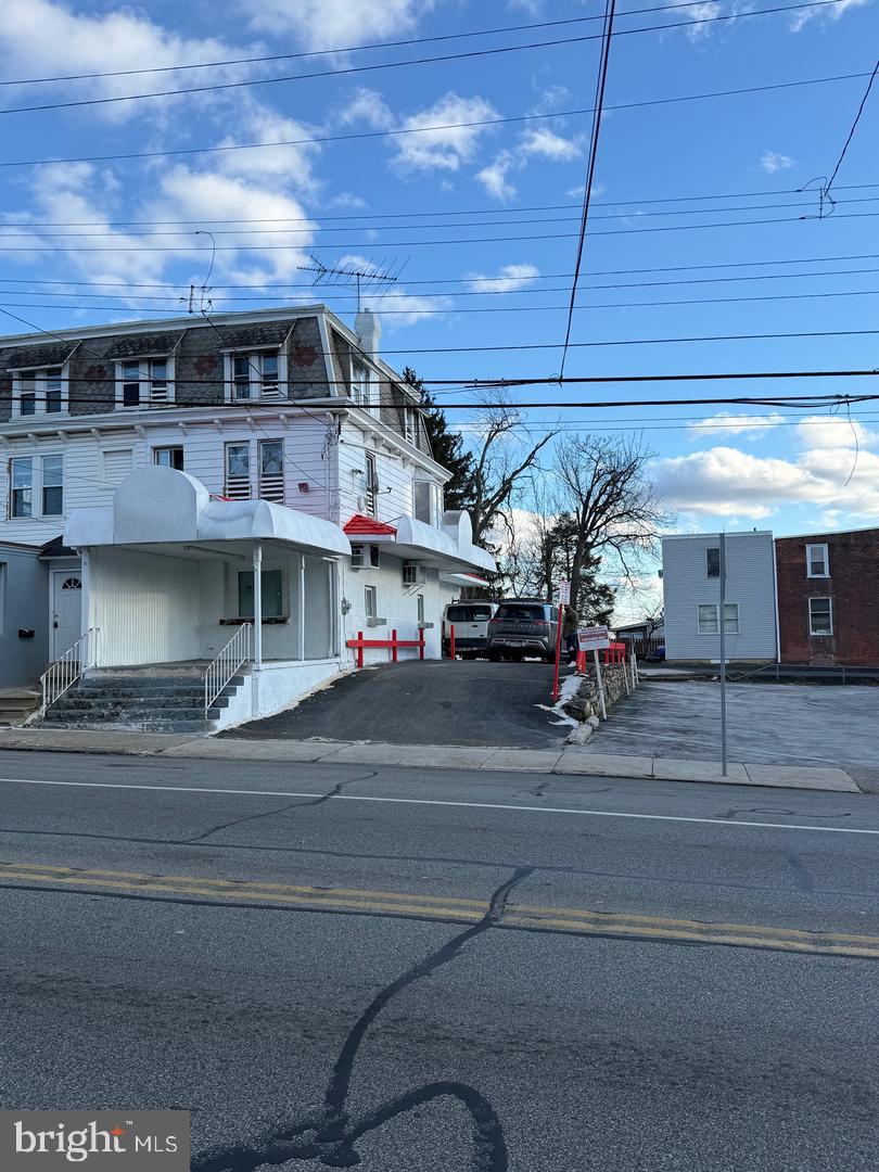 46 W Baltimore Ave, Clifton Heights, PA 19018 photo
