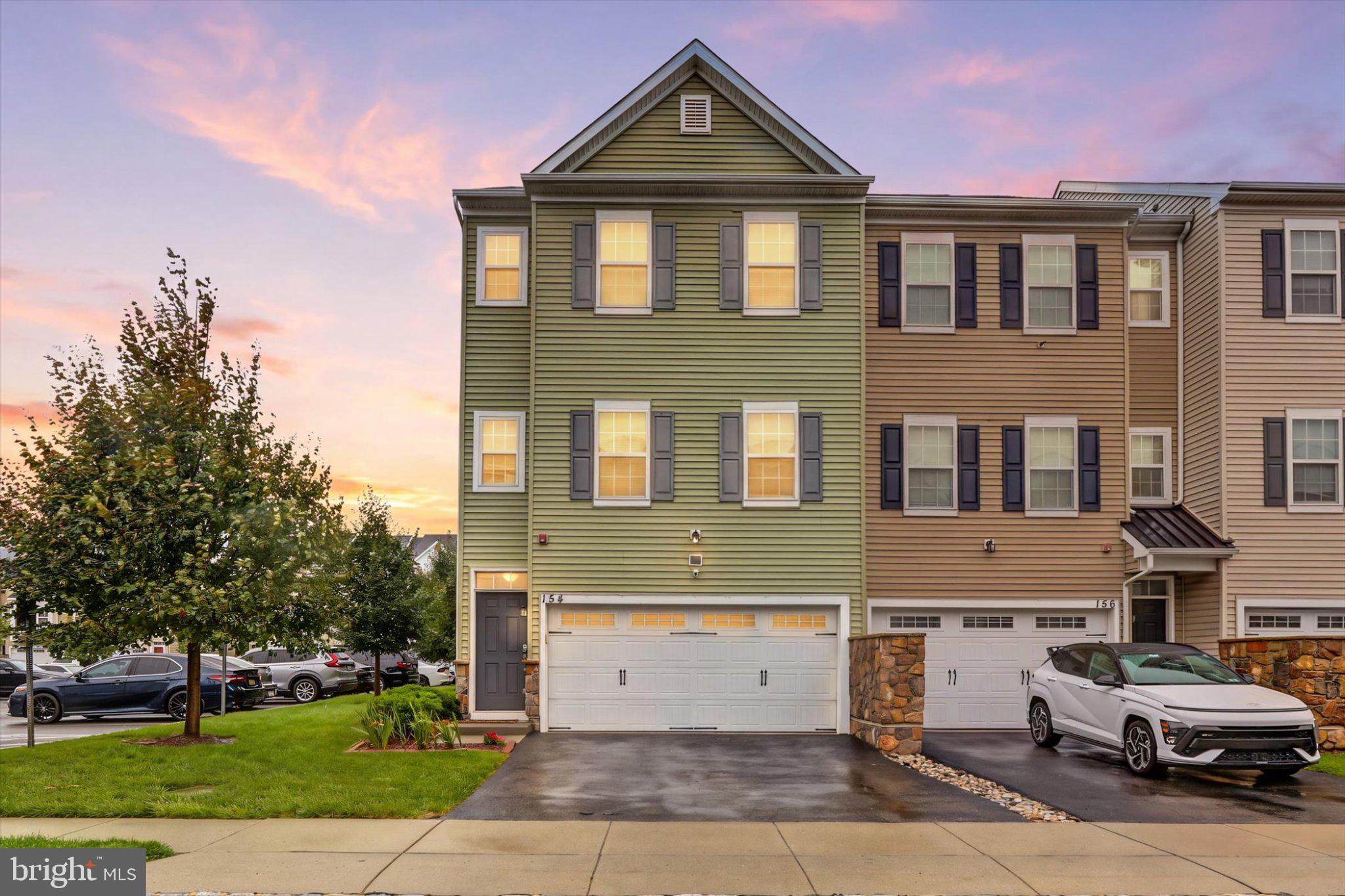 154 Mercer Ct, Fairless Hills, PA 19030