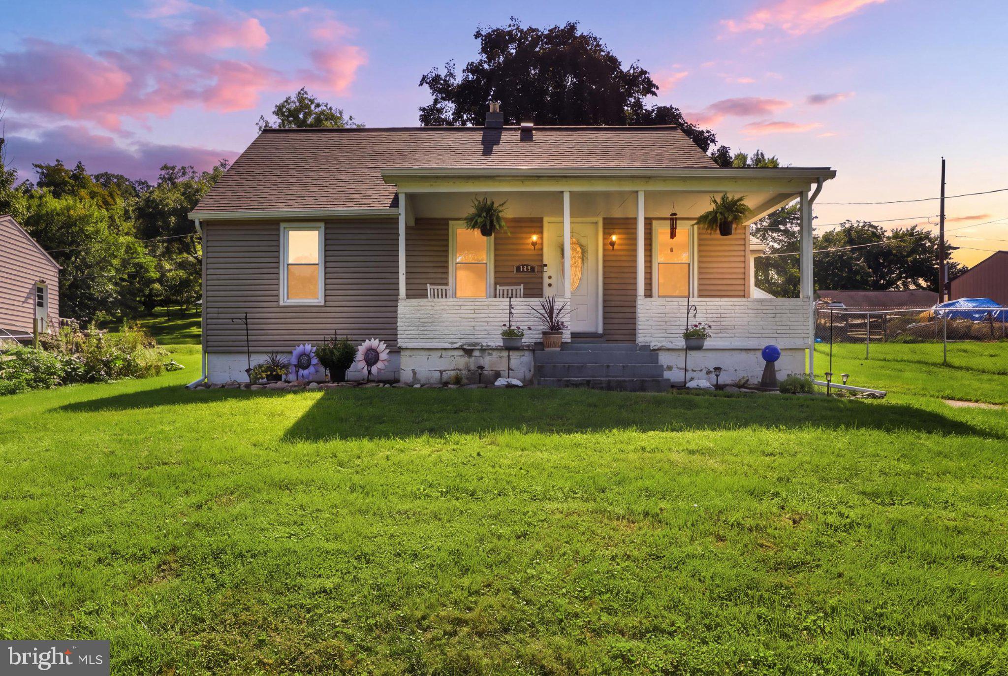 986 2nd St, Mount Wolf, PA 17347