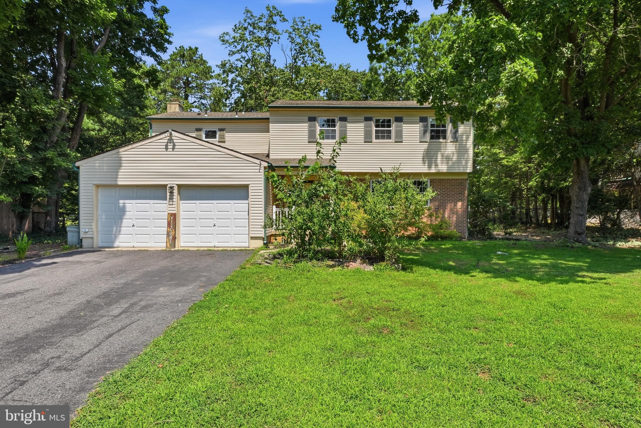 17 Briarwood Dr, Voorhees, NJ 08043