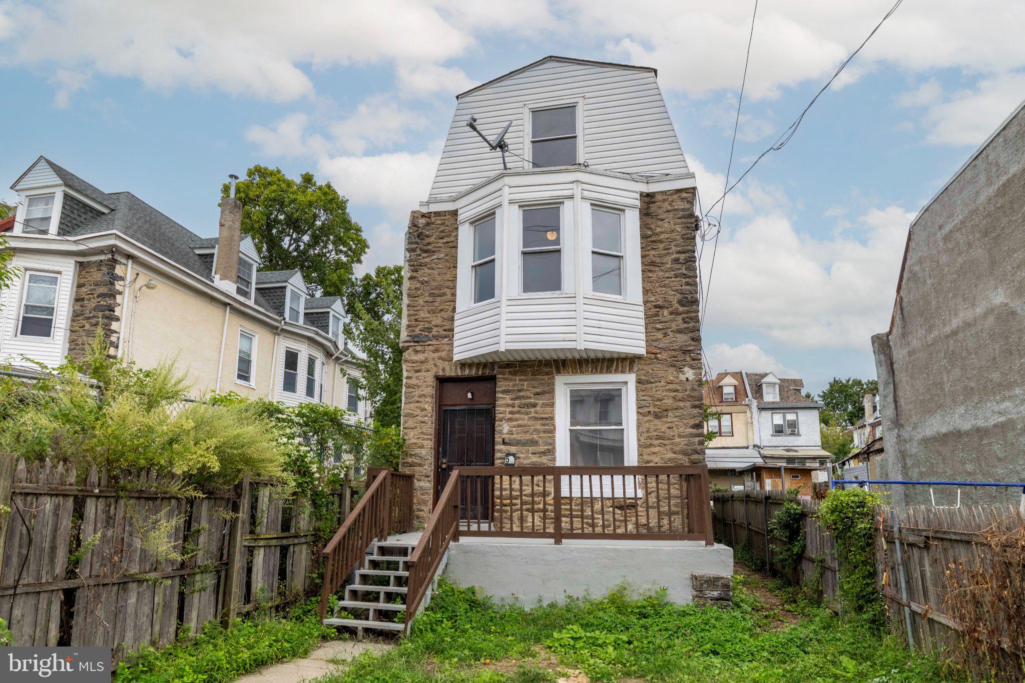 59 Walnut Ln, Philadelphia, PA 19144