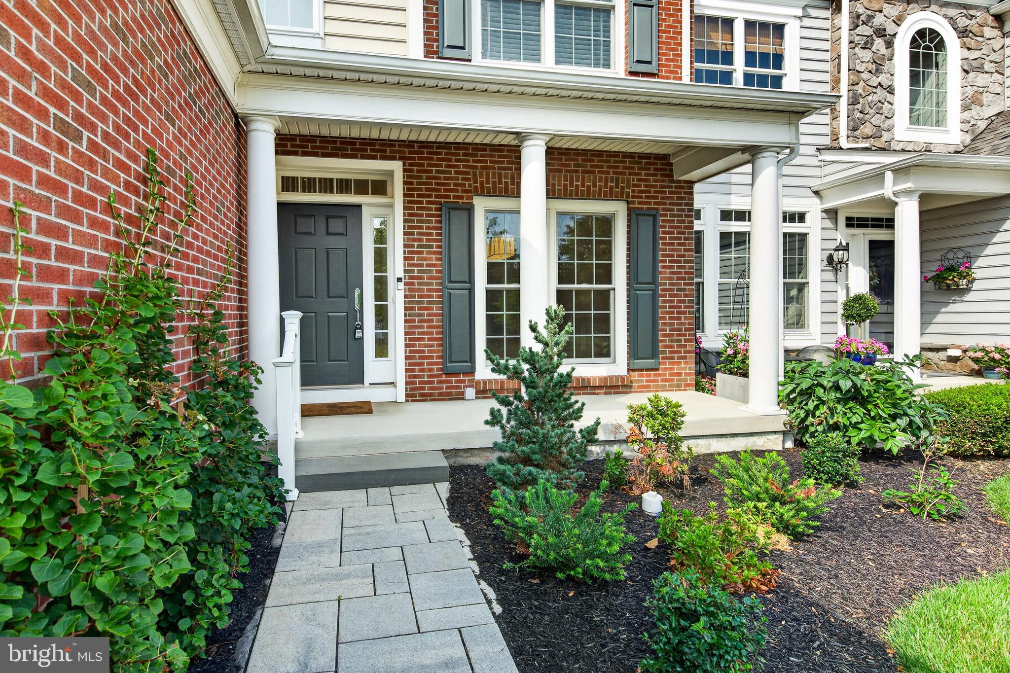 327 Caldwell Cir, Downingtown, PA 19335