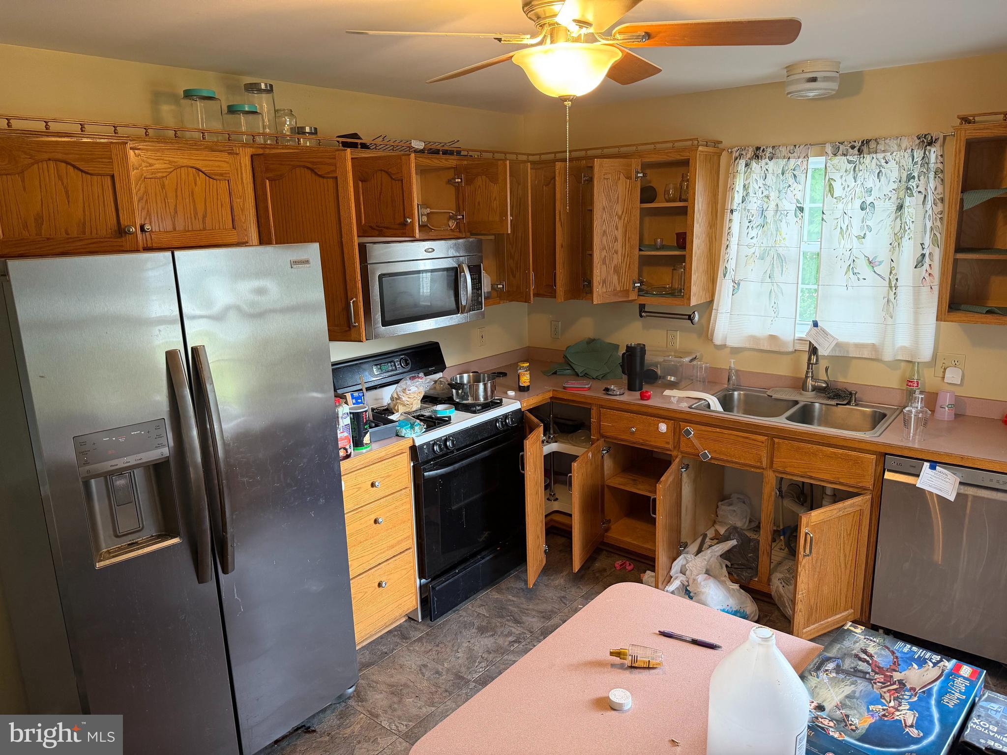 1665 Taylor Dr, Hanover, PA 17331 photo