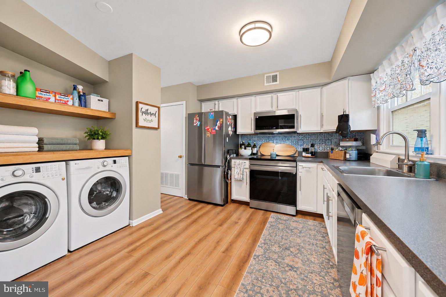 25 Yorktown Ct, Blue Bell, PA 19422 photo