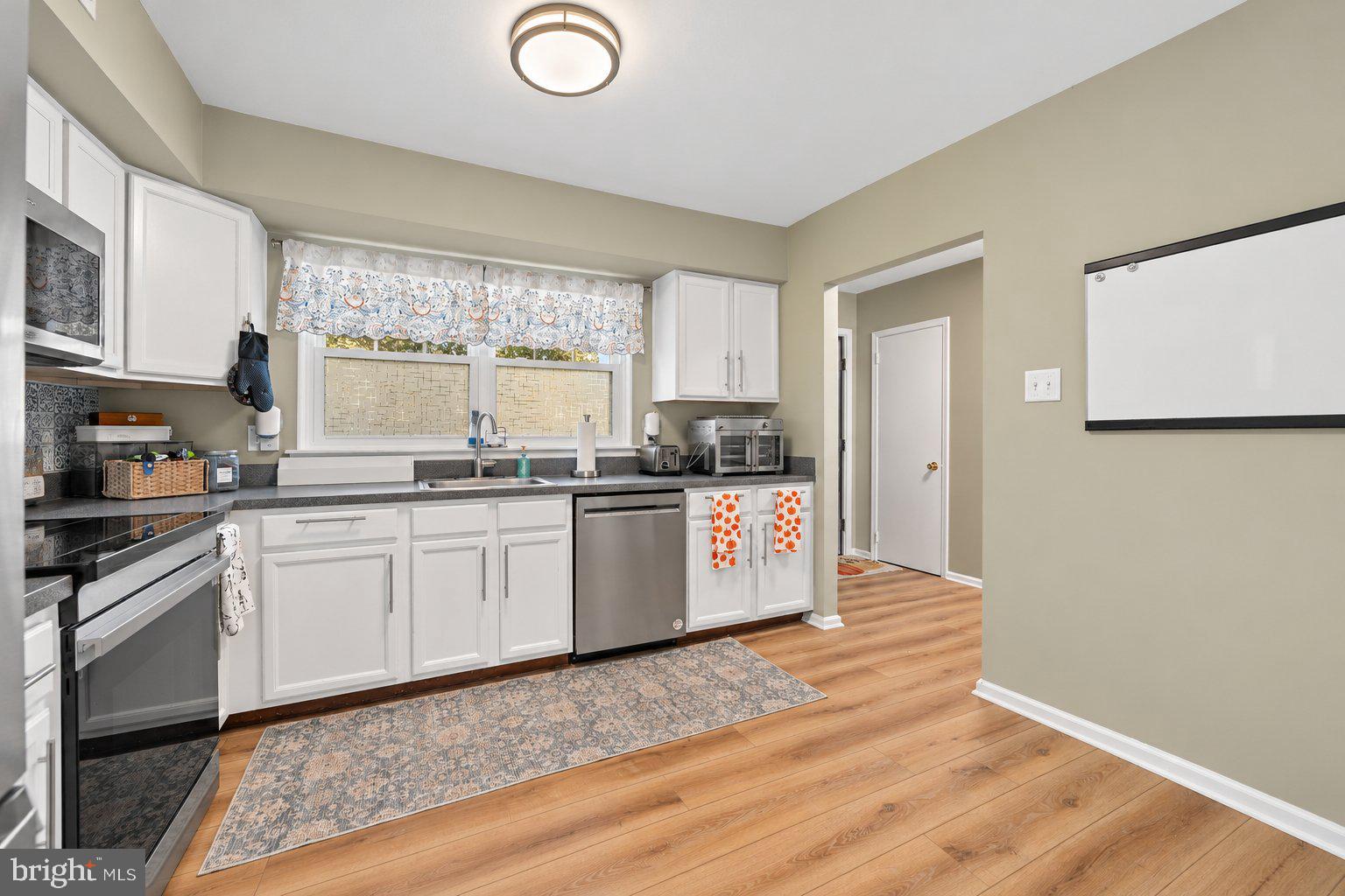 25 Yorktown Ct, Blue Bell, PA 19422 photo
