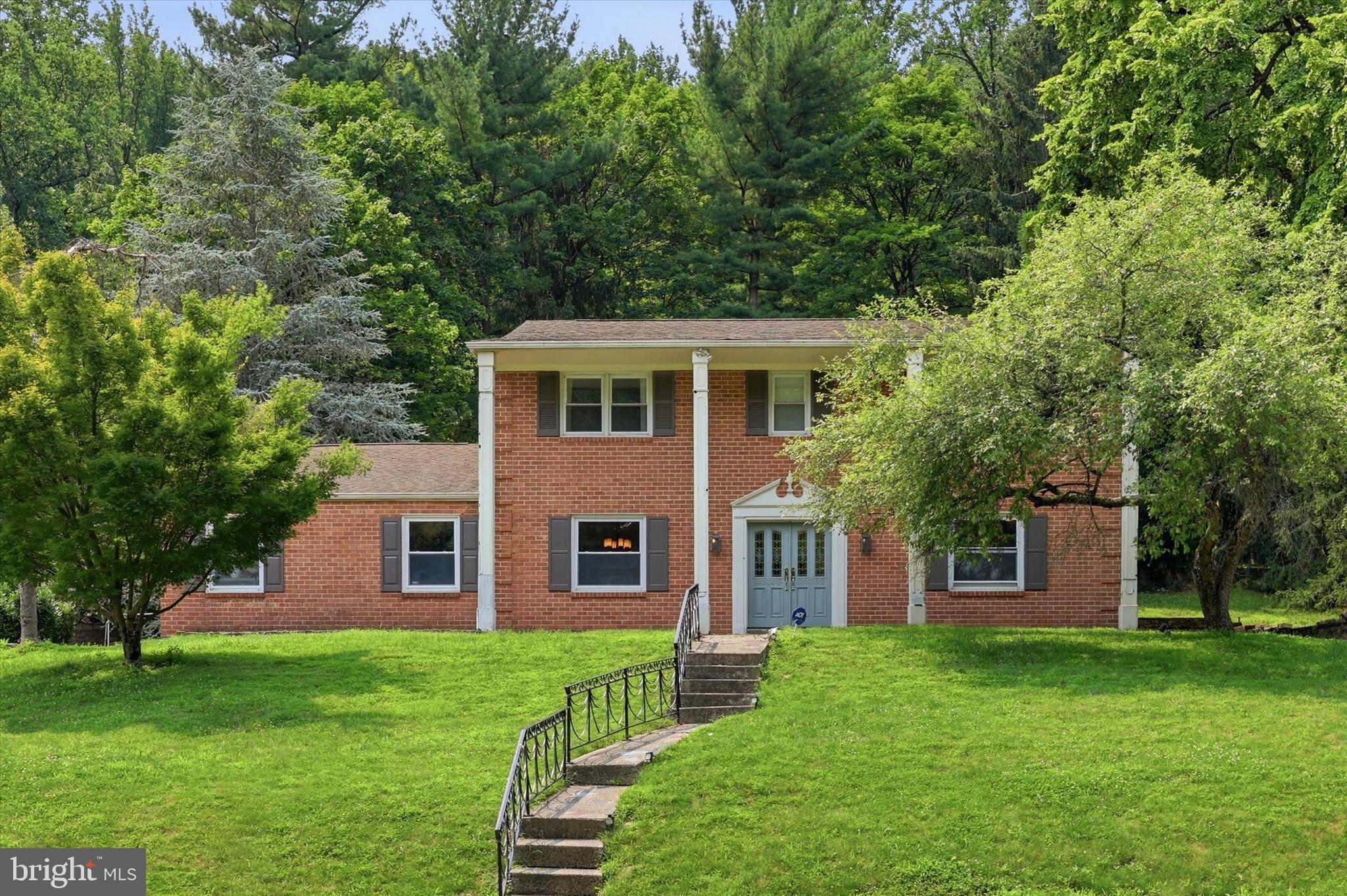 3 Red Maple Dr, Lafayette Hill, PA 19444