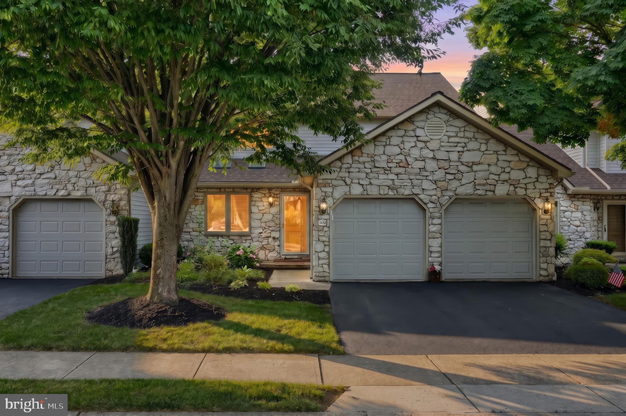 2632 Fairway Dr, York, PA 17402