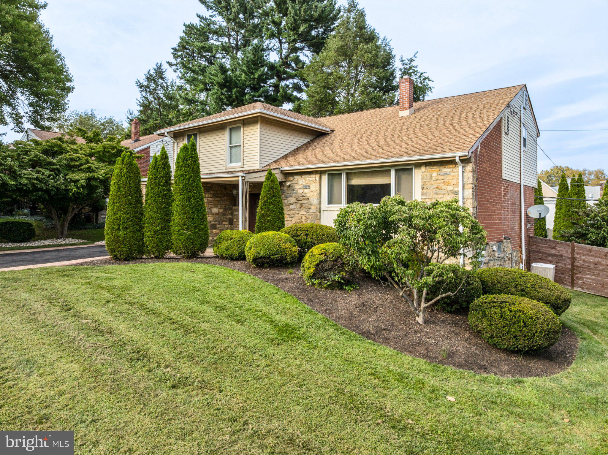515 Davis Rd, Cheltenham, PA 19012 photo