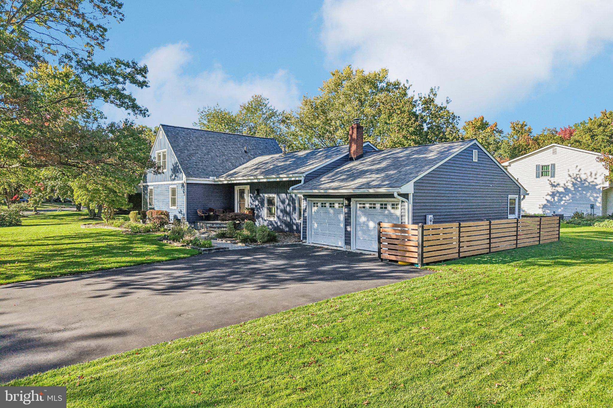 2 Beechcroft Dr, East Windsor Twp, NJ 08520 photo