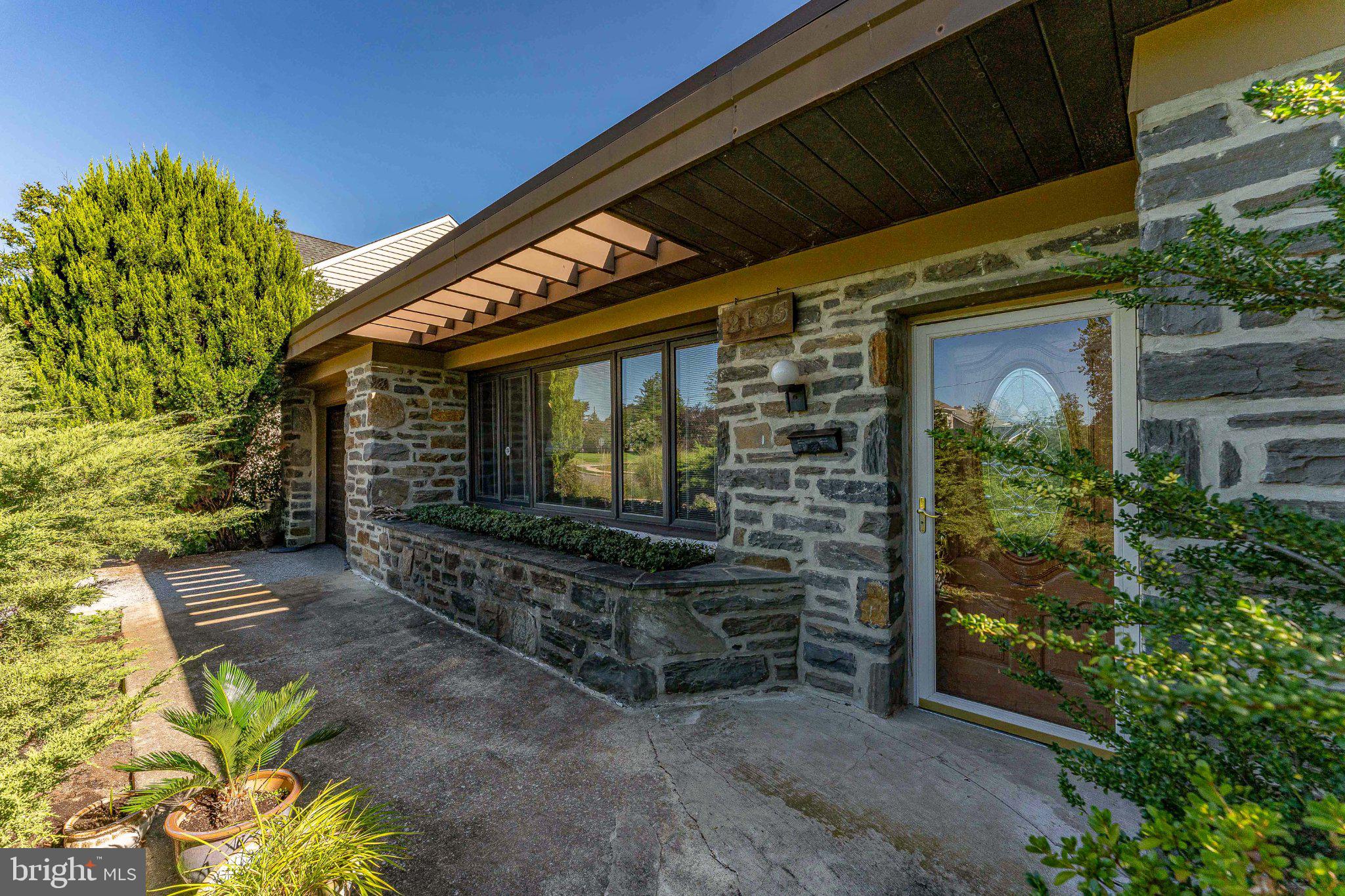 2135 Maclarie Ln, Broomall, PA 19008