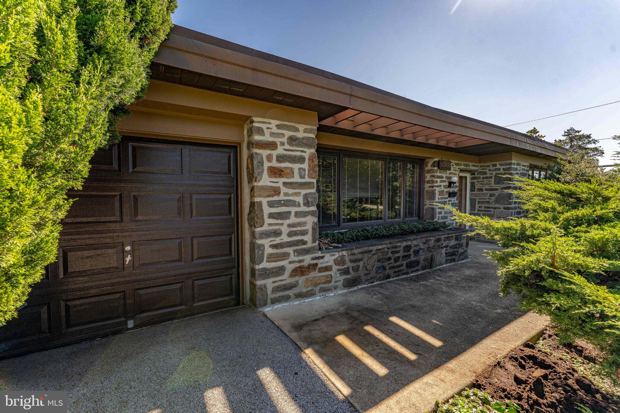 2135 Maclarie Ln, Broomall, PA 19008 photo