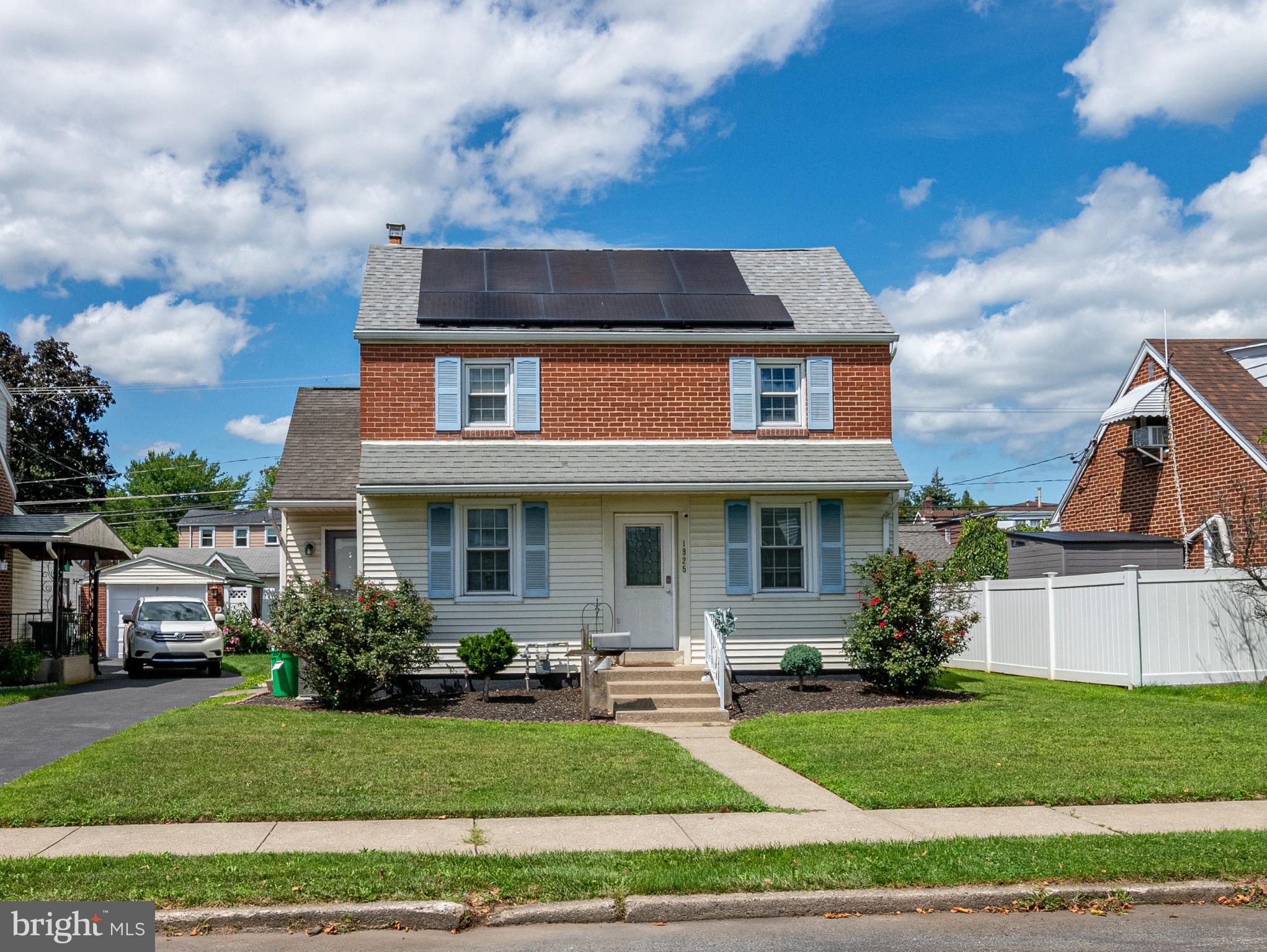 1925 Fairmont St, Allentown, PA 18109