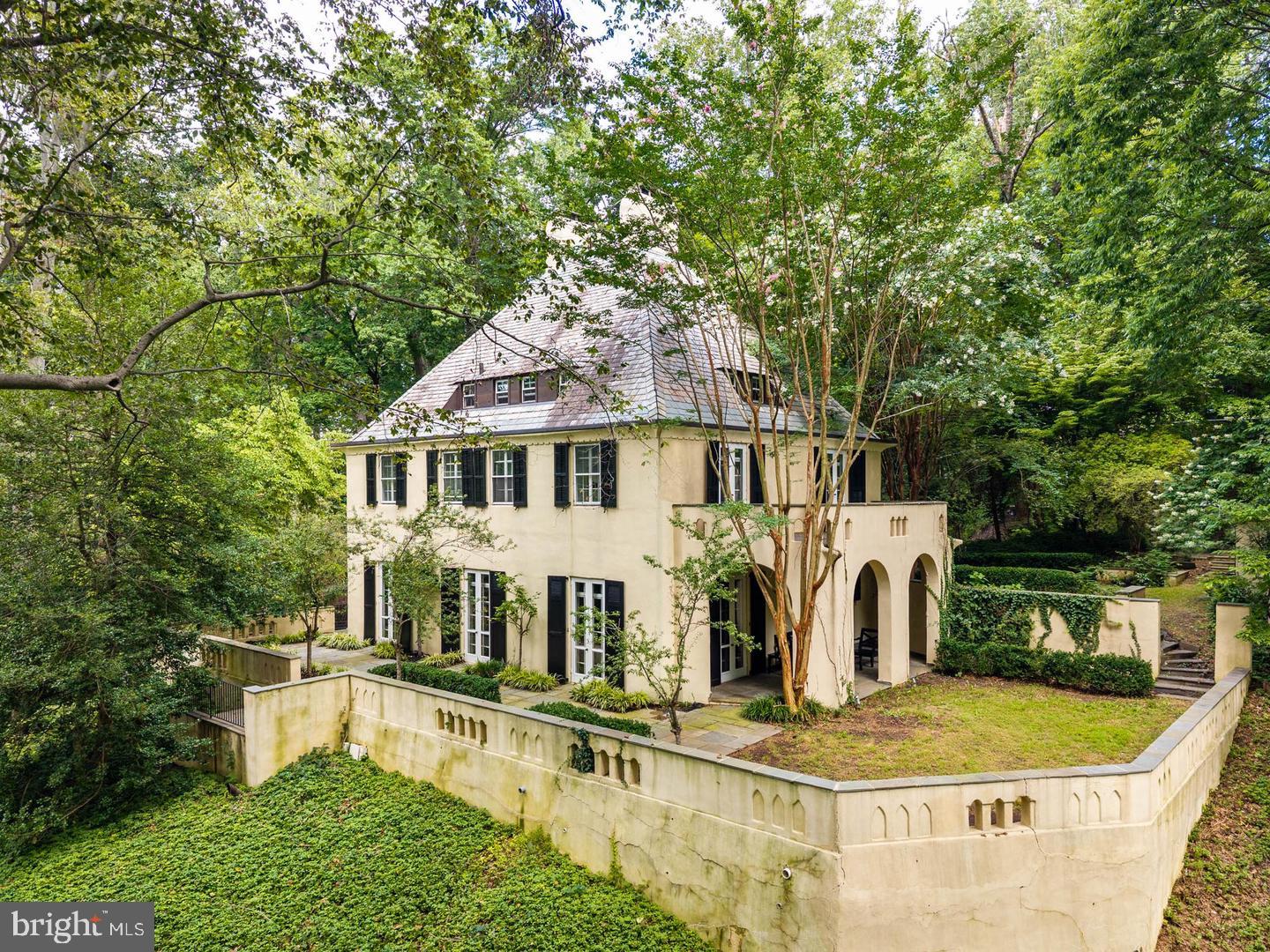 100 Cherry Ln, Wynnewood, PA 19096