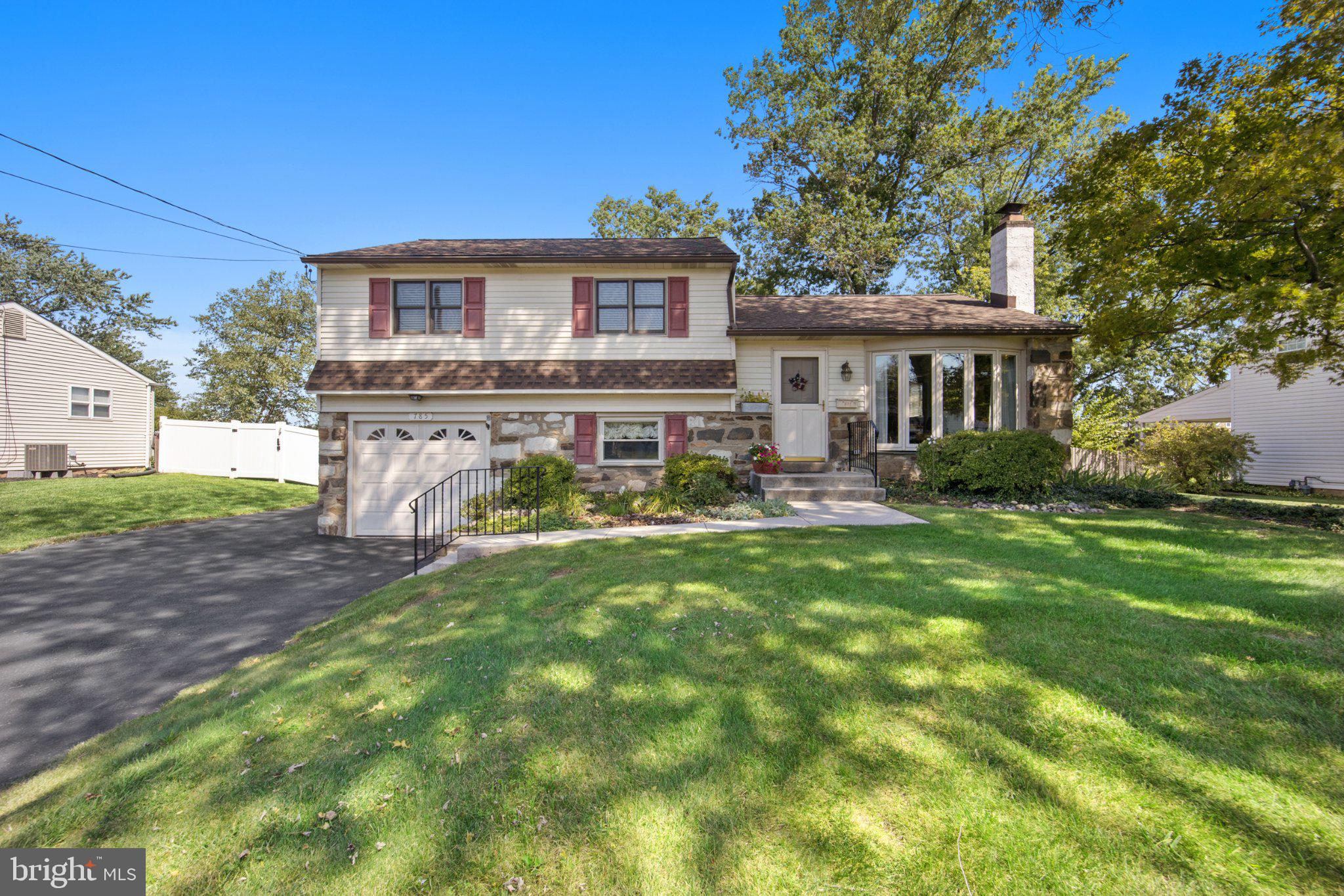 785 Garden Rd, Warminster, PA 18974