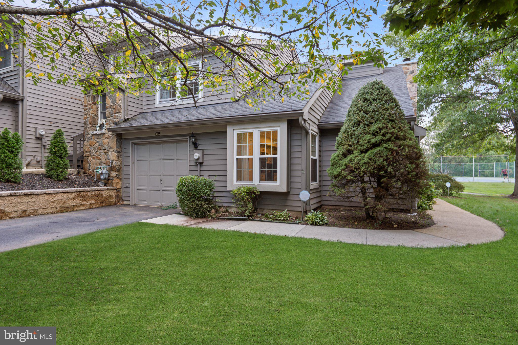 40 Roxbury Ct, Princeton, NJ 08540