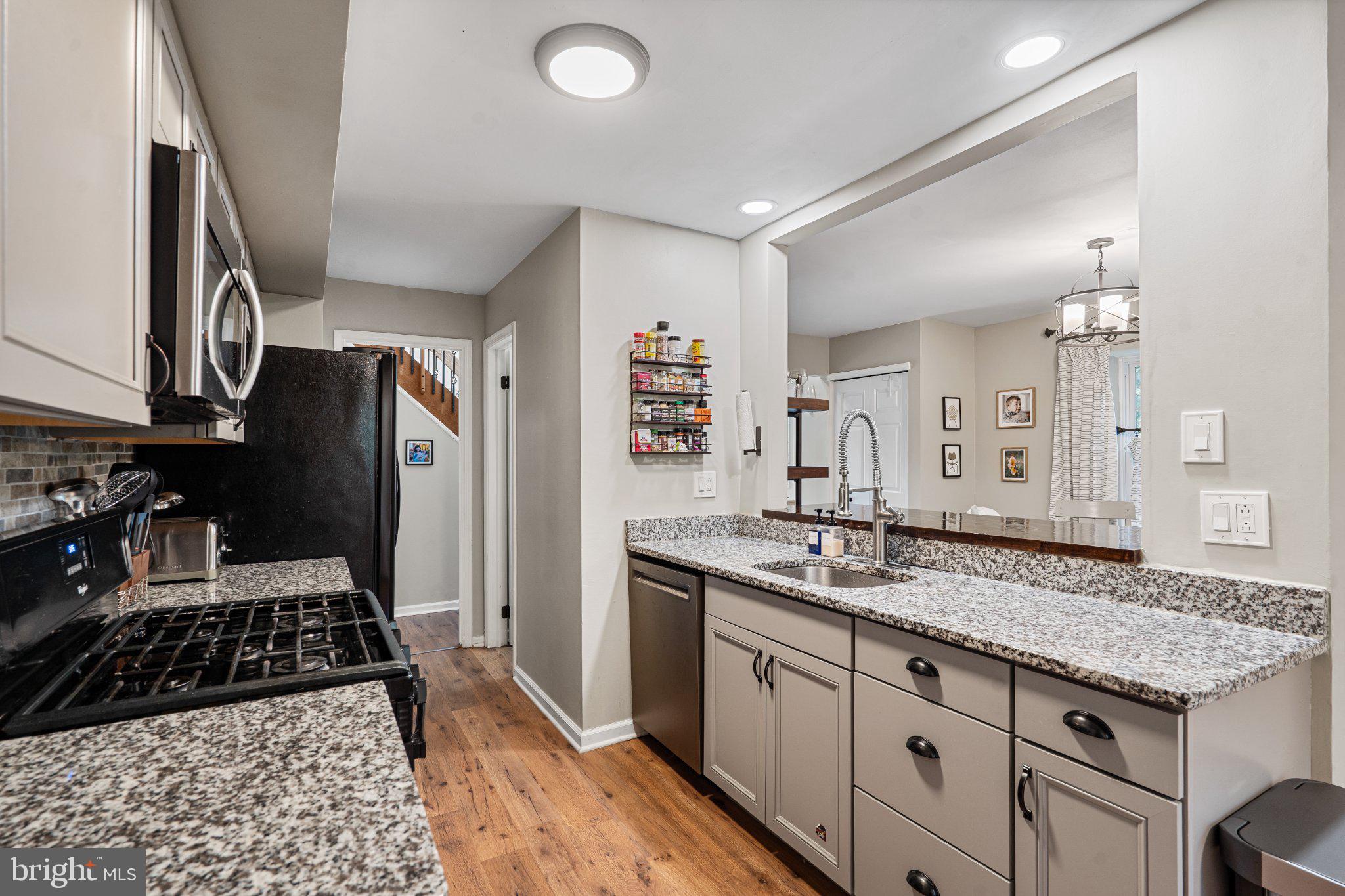 40 Roxbury Ct, Princeton, NJ 08540 photo