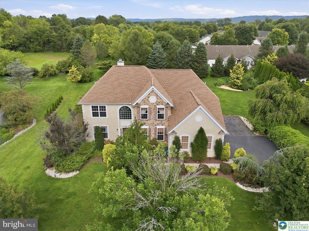18 Creek Ct, Easton, PA 18040